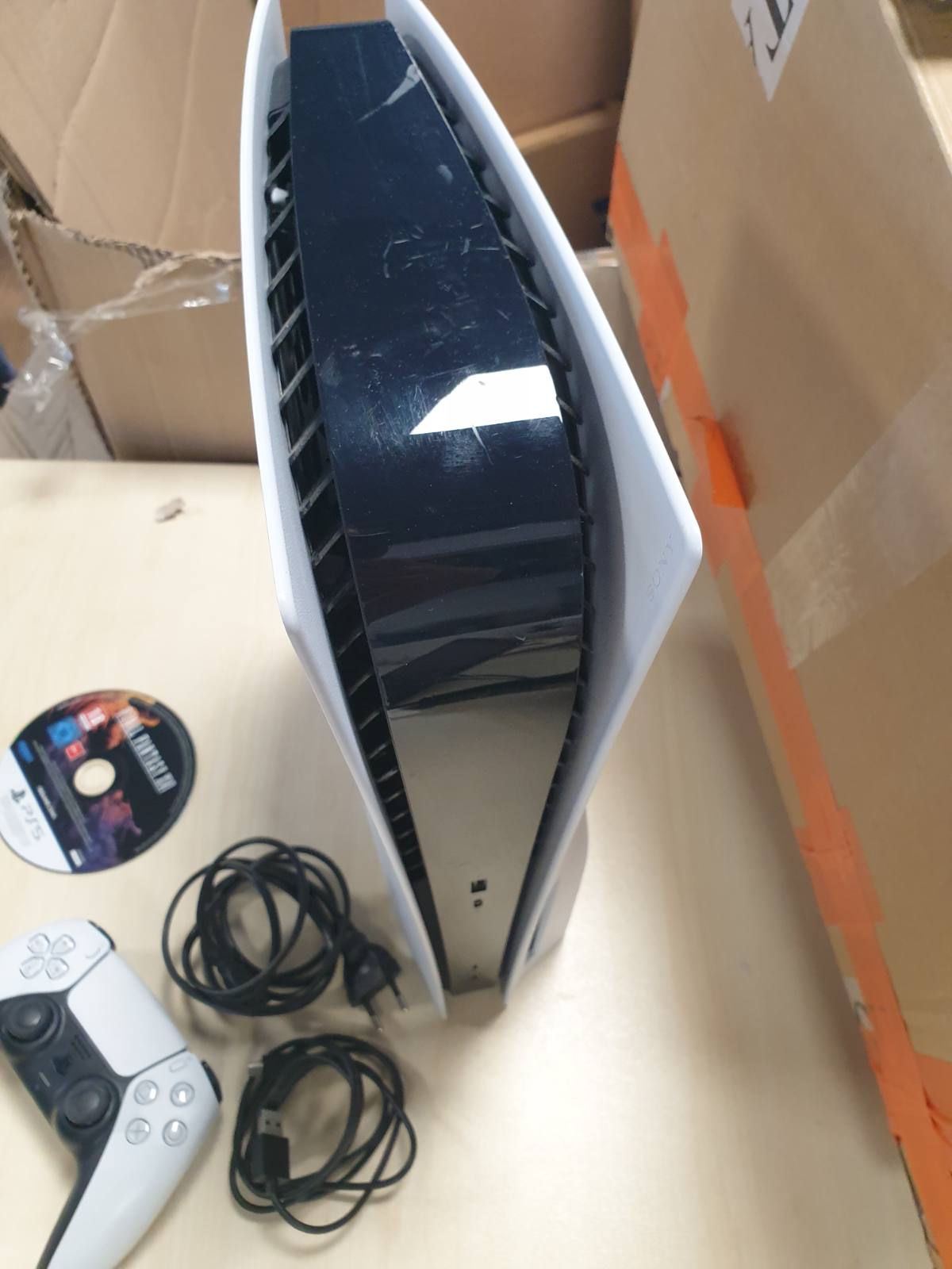 272536 - PLAYSTATION 5 Konsola Standarde, 825GB SSD, 4K UHD, 10.28 TFLOPS, 3.5 kg