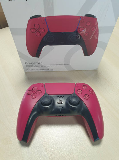 292350 - SONY PlayStation Kontrollues Zyrtar DualSense 5, pa tel, reagim haptik, shkelës adaptues, mikrofon i integruar, bateri e rikarikueshme, e përputhshme me PS5/PC, ngjyra: e kuqe kozmike