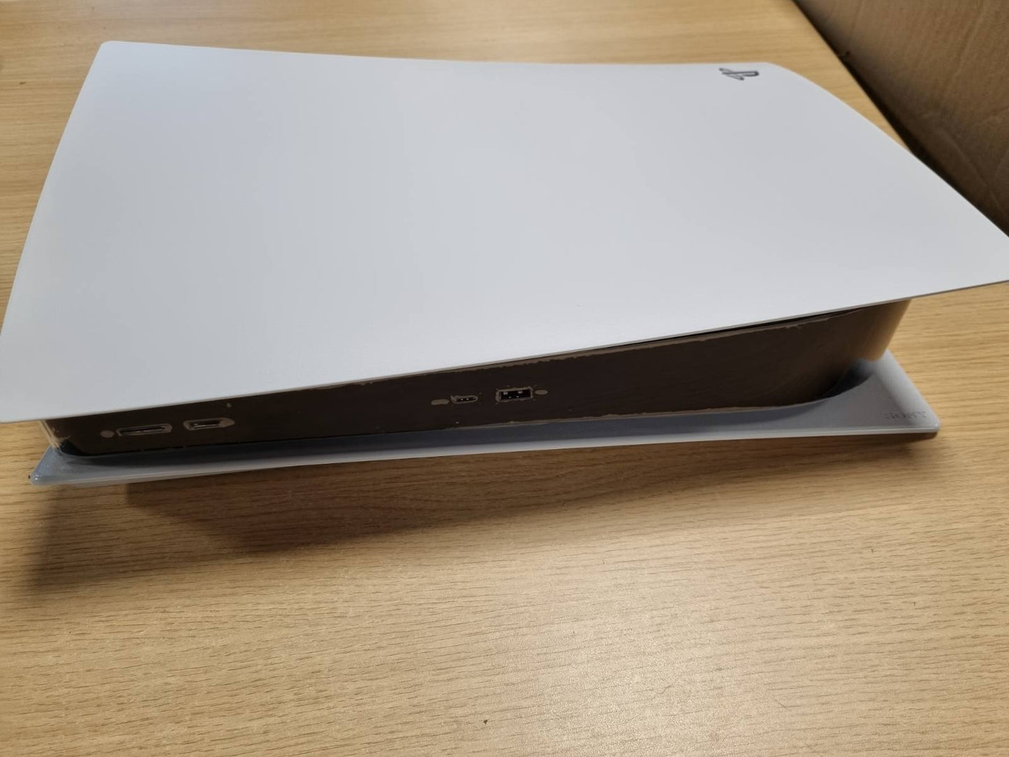 272535 - PLAYSTATION 5 Konsola Standarde, 825GB SSD, 4K UHD, 10.28 TFLOPS, 3.5 kg