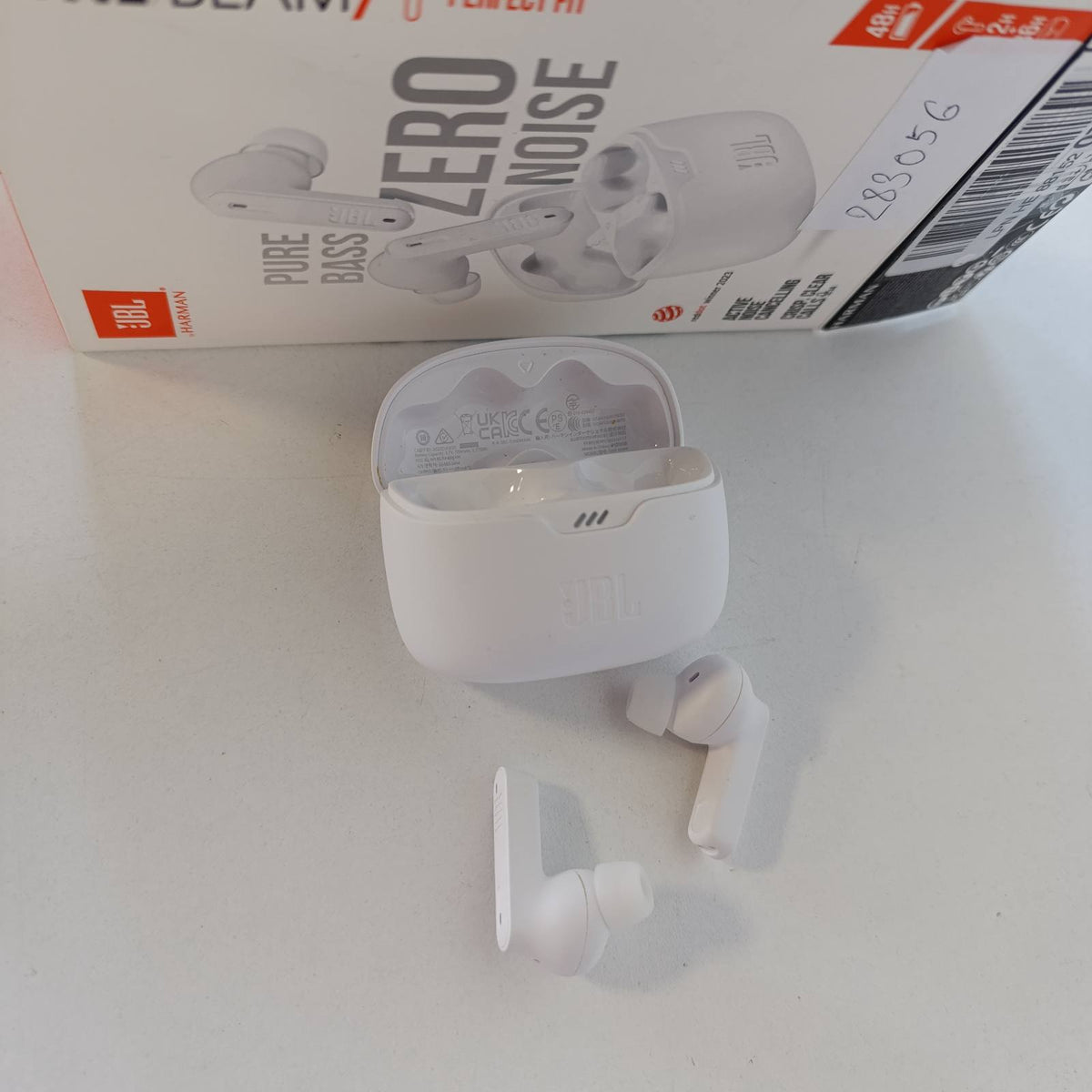 319396 - JBL Kufje Tune Beam True Wireless Bluetooth me Anulim Aktiv të Zhurmës, IP54 Rezistente ndaj Ujit, Bas i Pastër, Smart Ambient, 4 Mikrofonë, Jetëgjatësi Baterie deri në 48 Orë, të Bardha
