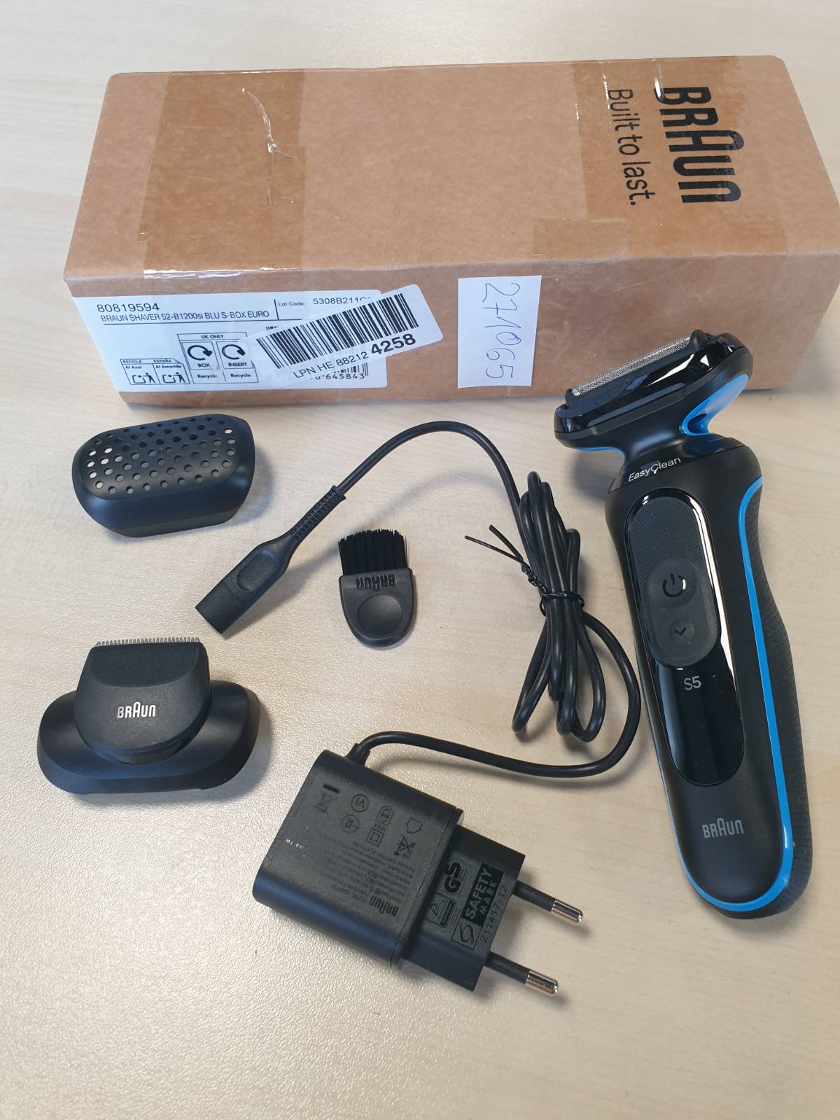 271065 - BRAUN Makinë rroje elektrike Series 5, për flokë të lagur dhe të thatë, përdorim 50 minuta, 100% rezistente ndaj ujit, 52-B1200si, blu