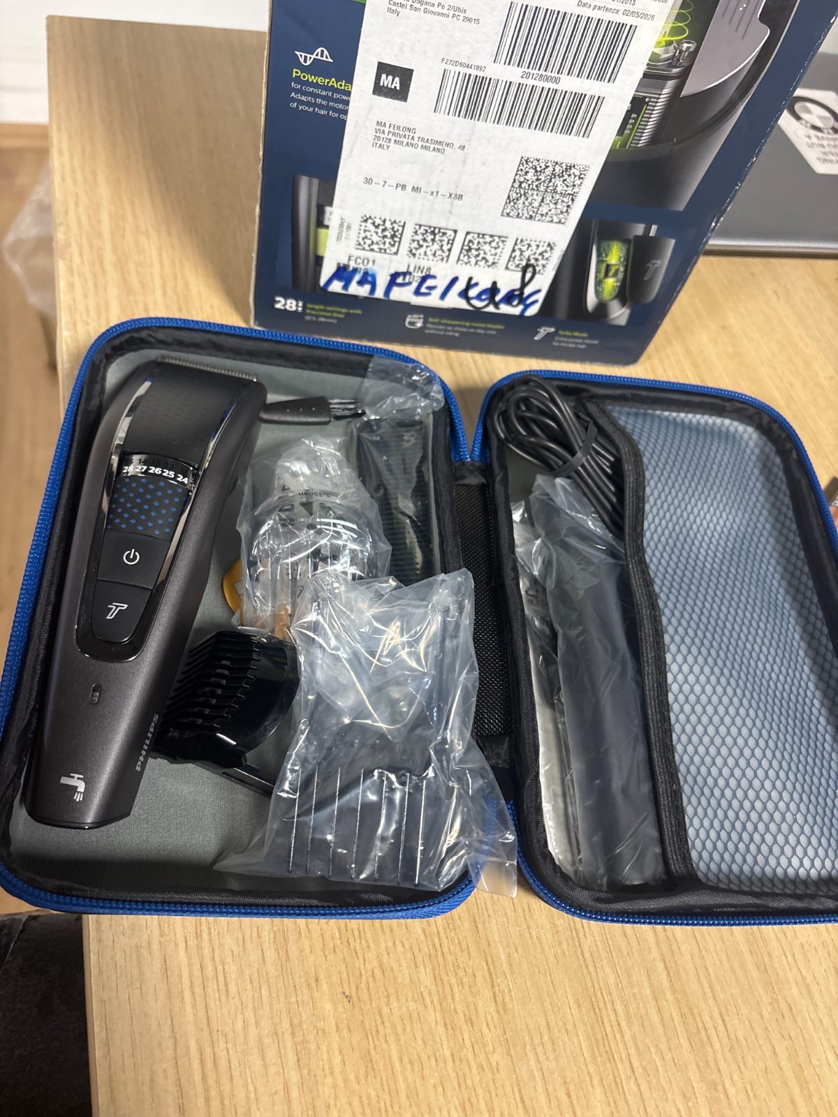 271162 - PHILIPS Makinë prerëse flokësh Seria 7000, Modeli HC7650/15, Argjend i Zi, teknologji Trim-N-Flow Pro