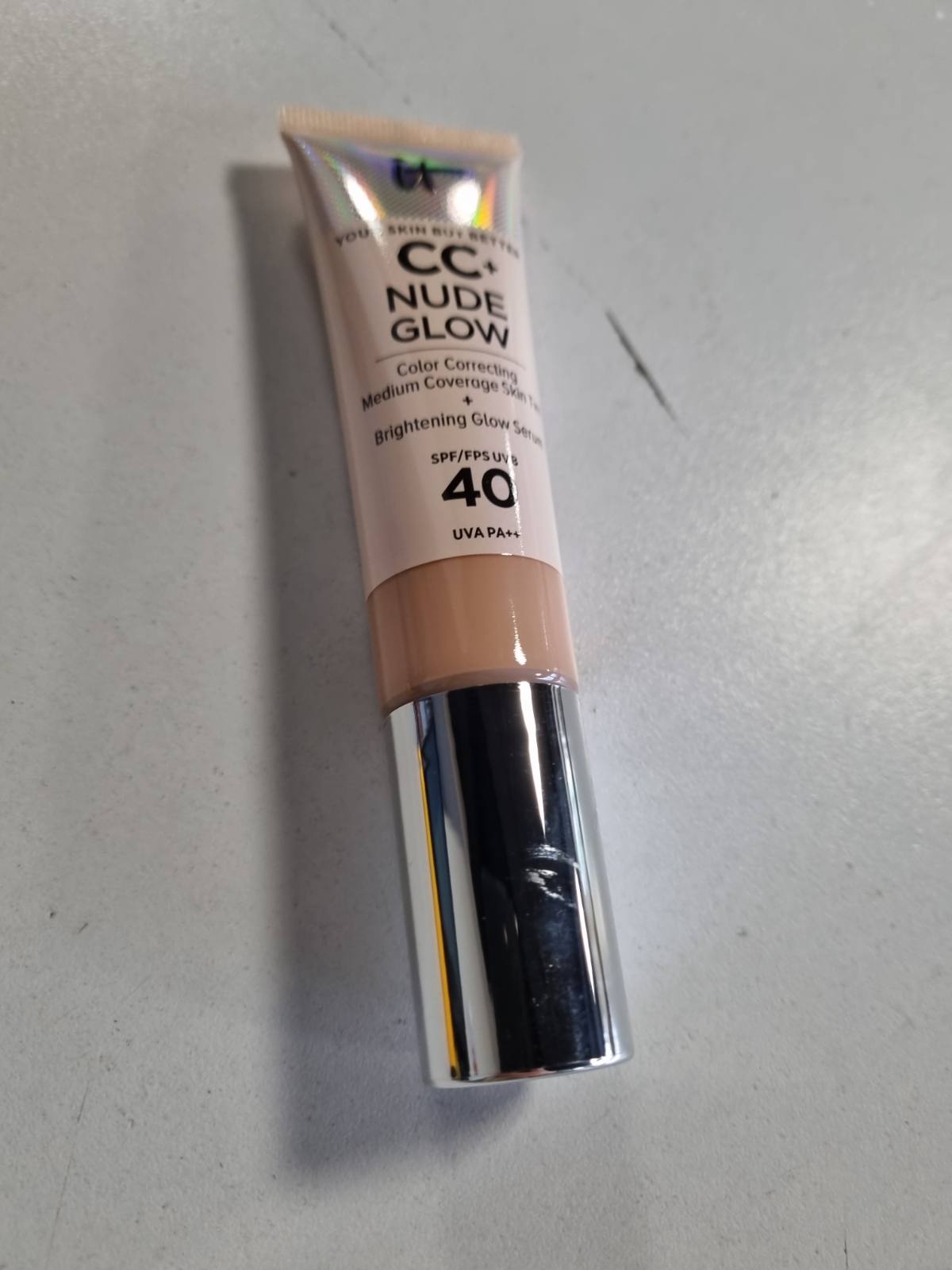 311207 - IT COSMETICS Cc+ Nude Glow Foundation + Glow Serum Spf40, Light Medium, 32 ml