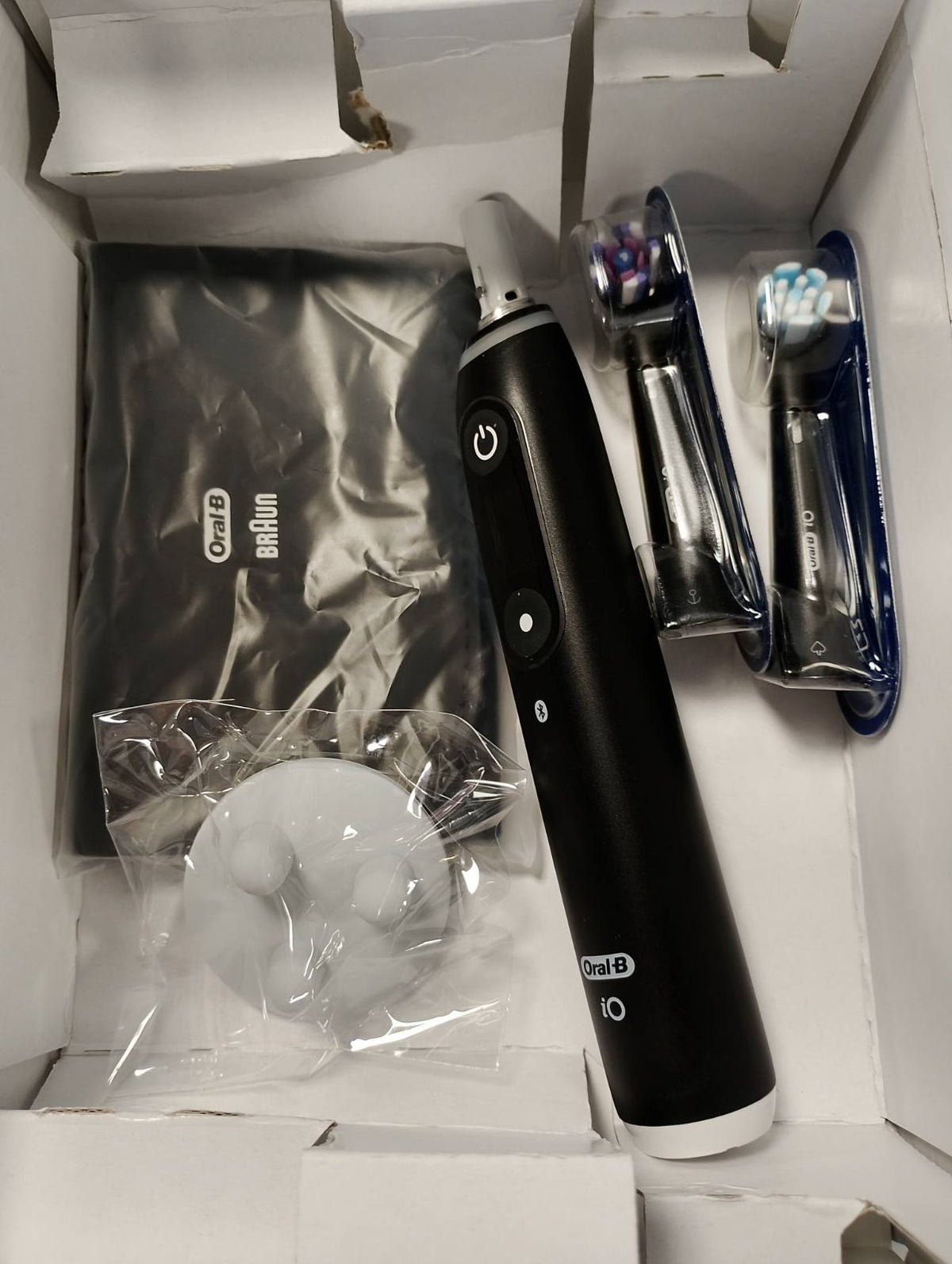 302706 - ORAL-B iO SERIES 6 PLUS EDITION - Furçë dhëmbësh elektrike, 3 koka furçe, 5 mënyra pastrimi, Çantë udhëtimi, e zezë