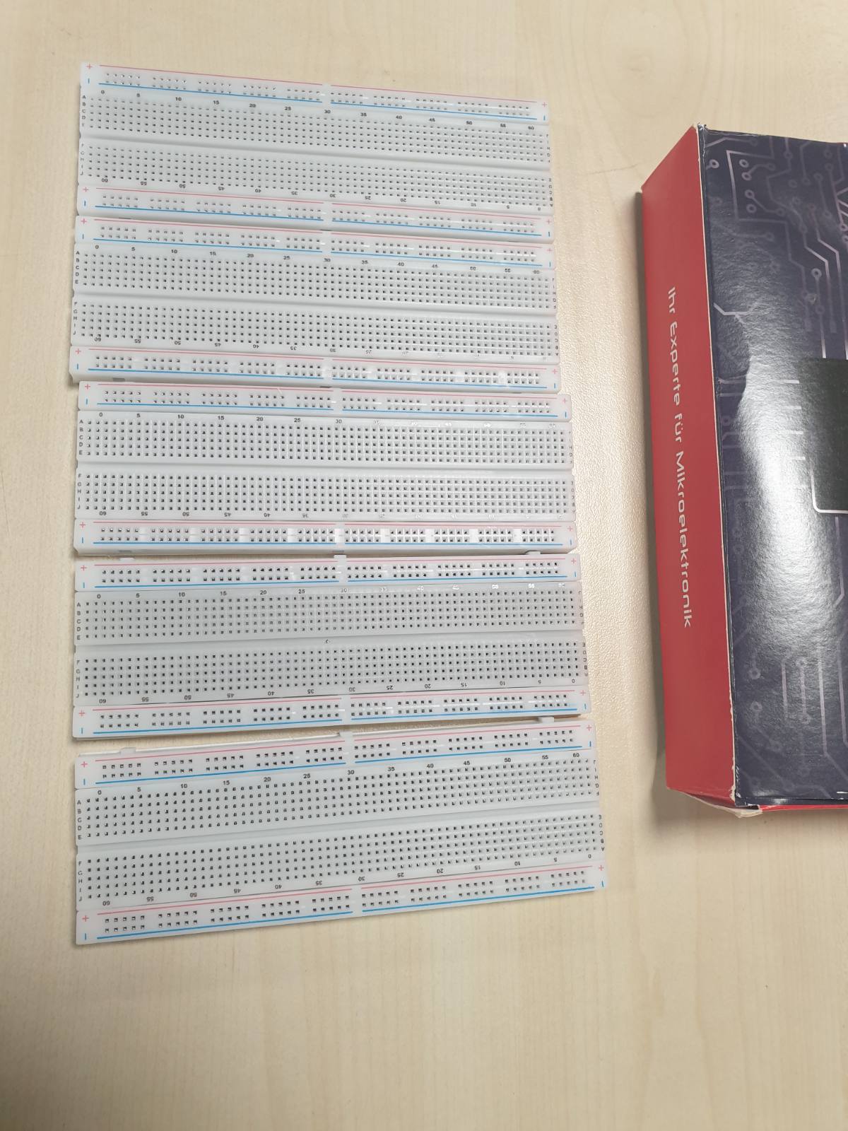 267302 - AZDELIVERY Pllakë Breadboard MB-102 5 x 830 kontakte, e pajtueshme me Arduino