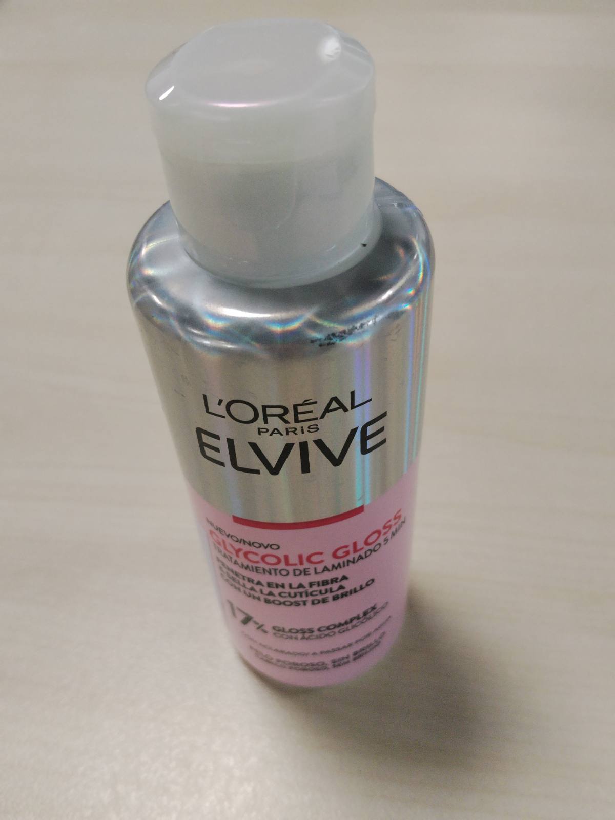 301334 - ELVIVE Glycolic Gloss, Trajtim Laminues me Acid Glikolik dhe Kompleks Gloss, 200 ml, për Shkëlqim dhe Riparim të Flokëve Porozë dhe të Tharë