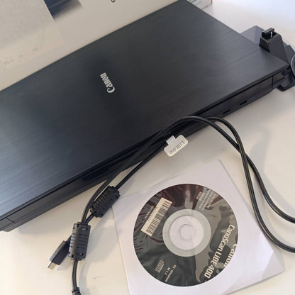 295528 - CANON Skaner Dokumentesh LiDE 400 (i Zi), USB Type-C, Funksionim me Një Prekje, Ideal për Shtëpi/Zyrë