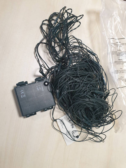185754 - NIPACH GMBH Rrjet dritash LED 160 ndriçime, 2x2m, E bardhë e ngrohtë, me bateri dhe kohëmatës, për dekorim Krishtlindjesh dhe festash, Ndriçim pavijoni dhe përde dritash jashtë.