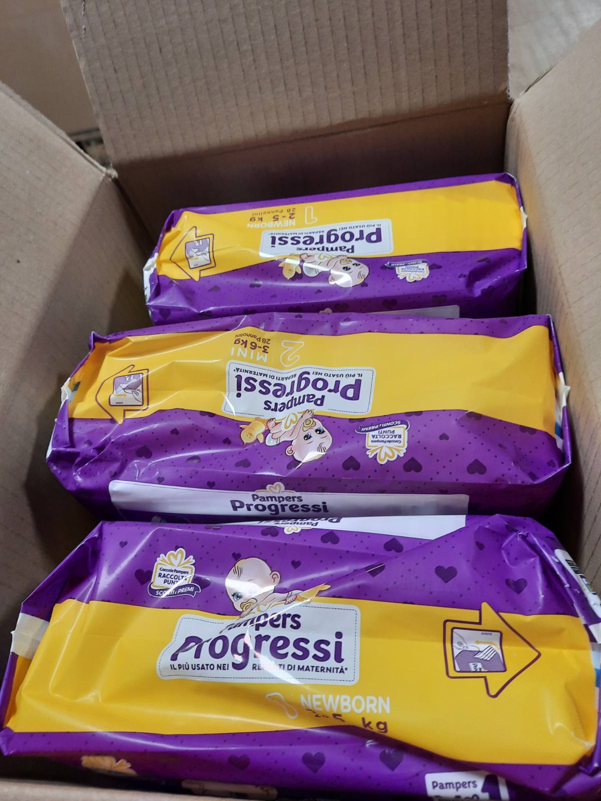 292945 - Pampers - Progressi Ditët e Para, 84 pelena, Dy pako Madhësia 1 (2-5 kg) dhe Një pako Madhësia 2 (3-6 kg)