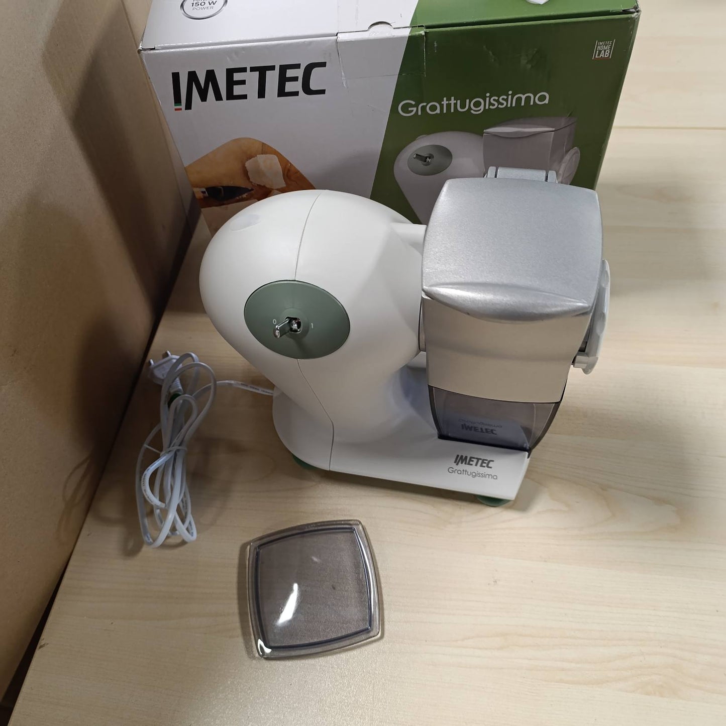162120 - IMETEC Grattugissima, Rende Elektrike për Djathë, Bukë dhe Fruta të Thata, me Enë të Lëvizshme dhe Kapak Ruajtës Freskinë, Rul prej Çeliku, e Përshtatshme për Lavastovilje, 150 W