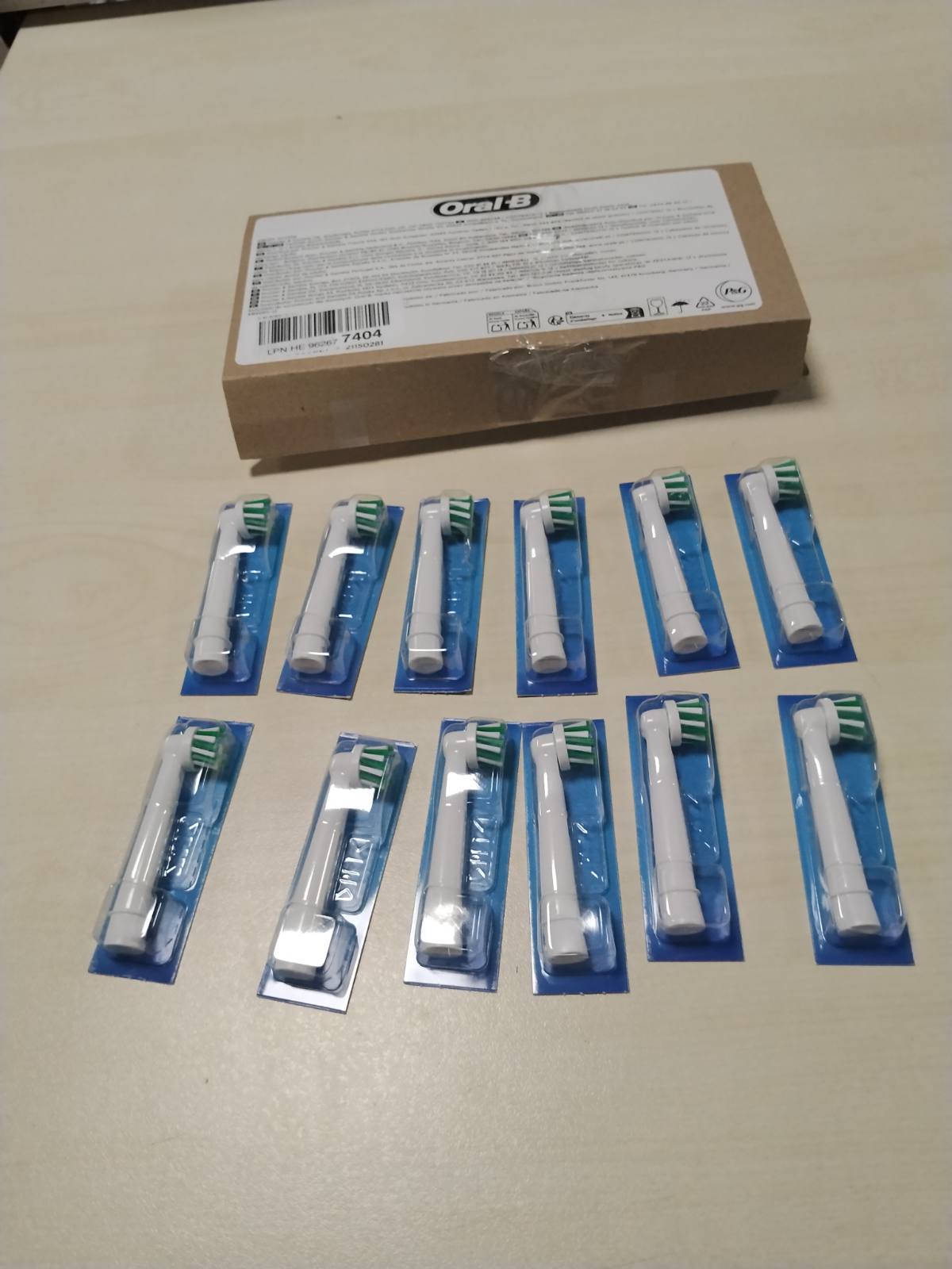 296712 - ORAL-B Kokë furçe dhëmbësh elektrike Pro Cross Action Original, pako me 12 koka, e bardhë