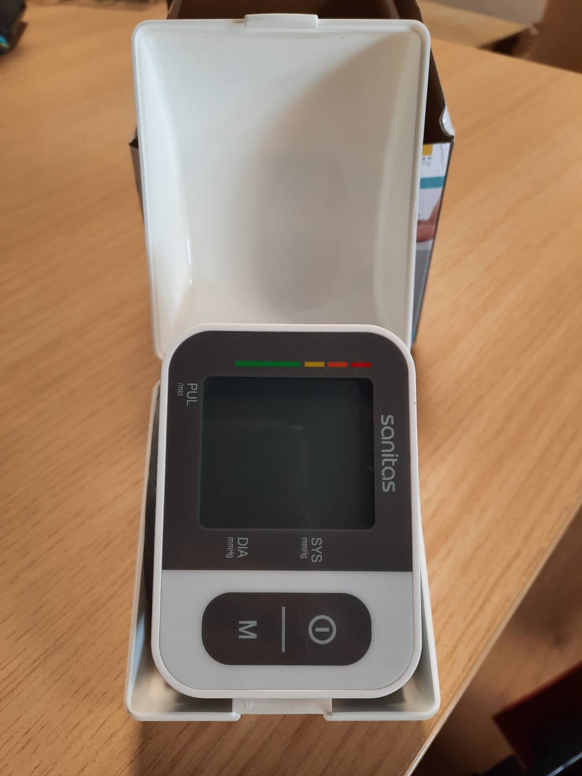 298305 - SANITAS Monitor i tensionit të gjakut SBC 15, matje automatike e tensionit dhe pulsit, për kyçin e dorës