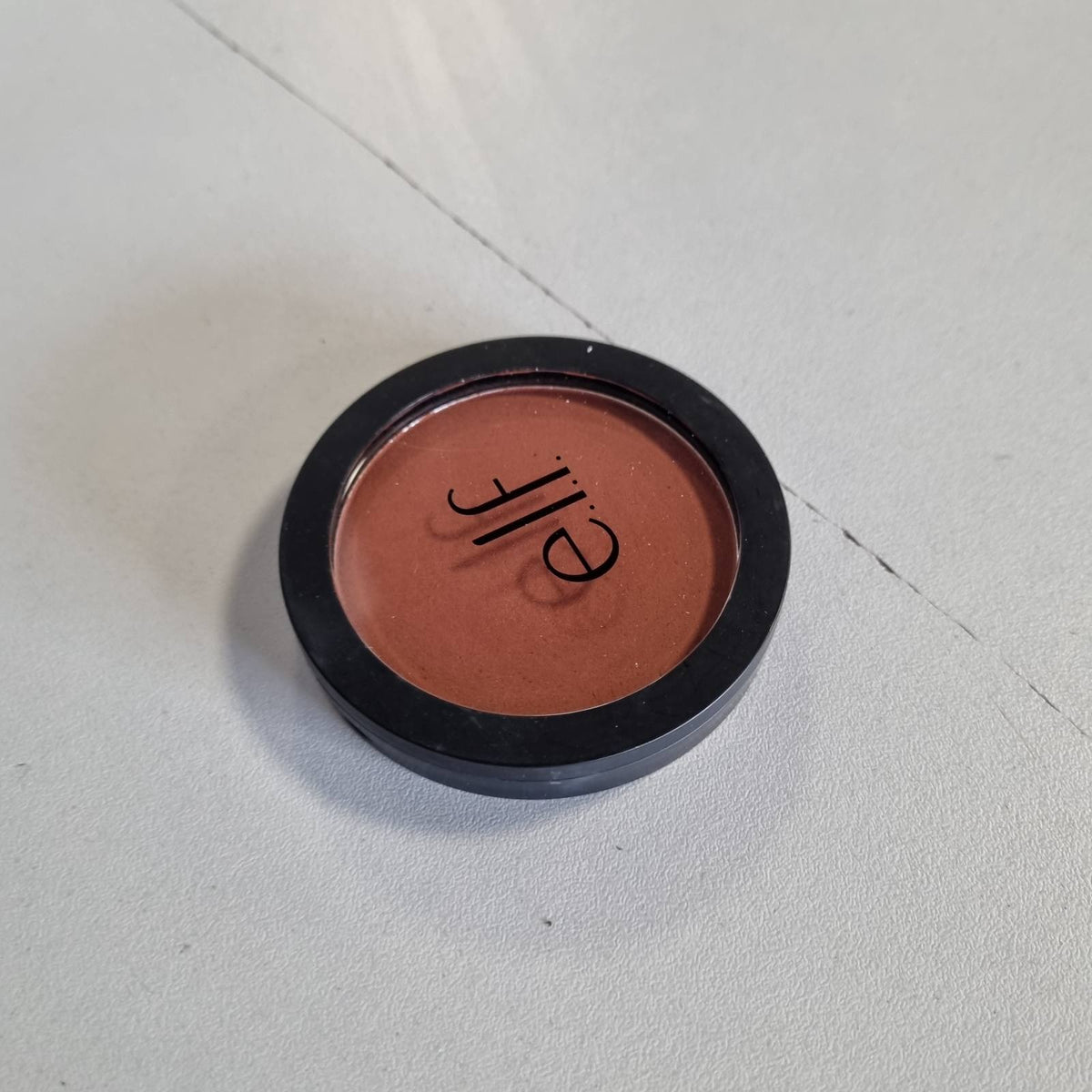 298728 - ELEVEN Primer-Infused Blush, Always Rosy, mbulim mesatar, ndjesi e lehtë