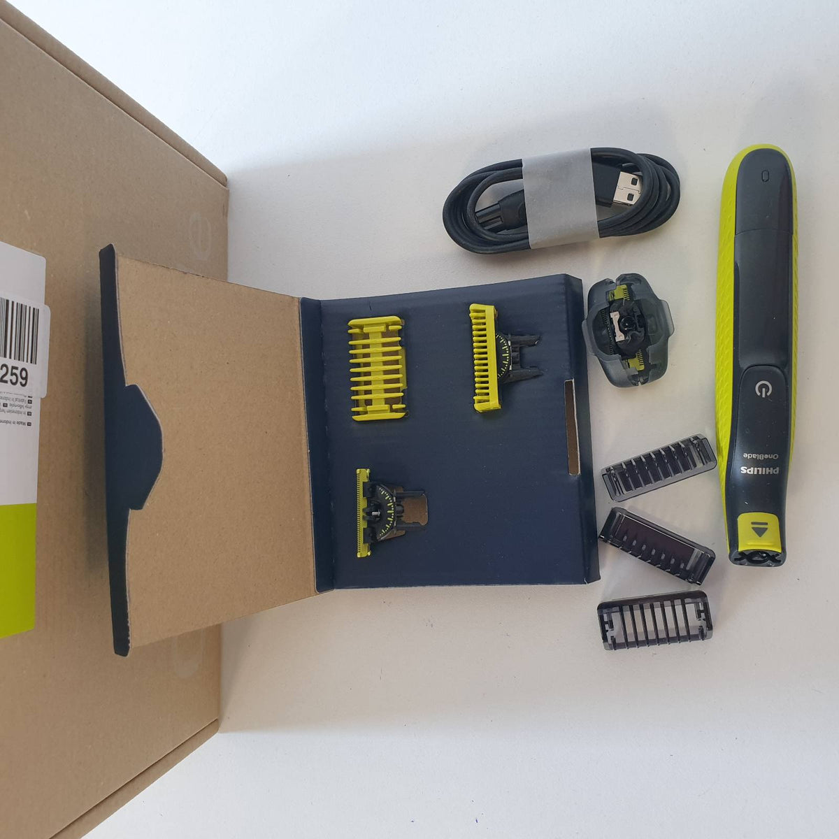 305896 - PHILIPS Prerës elektrik OneBlade 360 për mjekër, fytyrë dhe trup, 3 tehe 360, 3 krehër (1, 3, 5 mm), QP2824/31