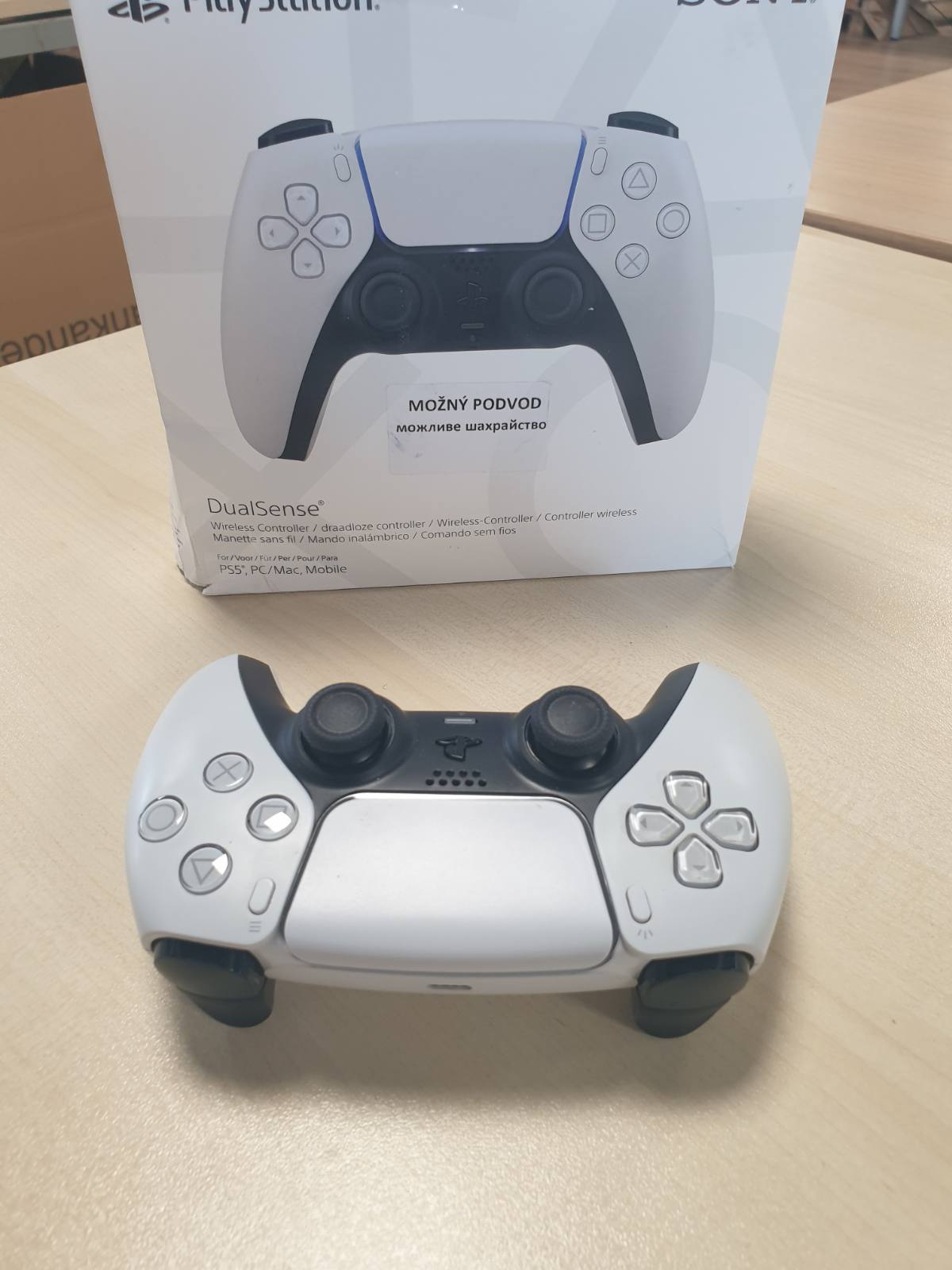 292304 - PLAYSTATION 5 - Kontrolluesi pa tel DualSense