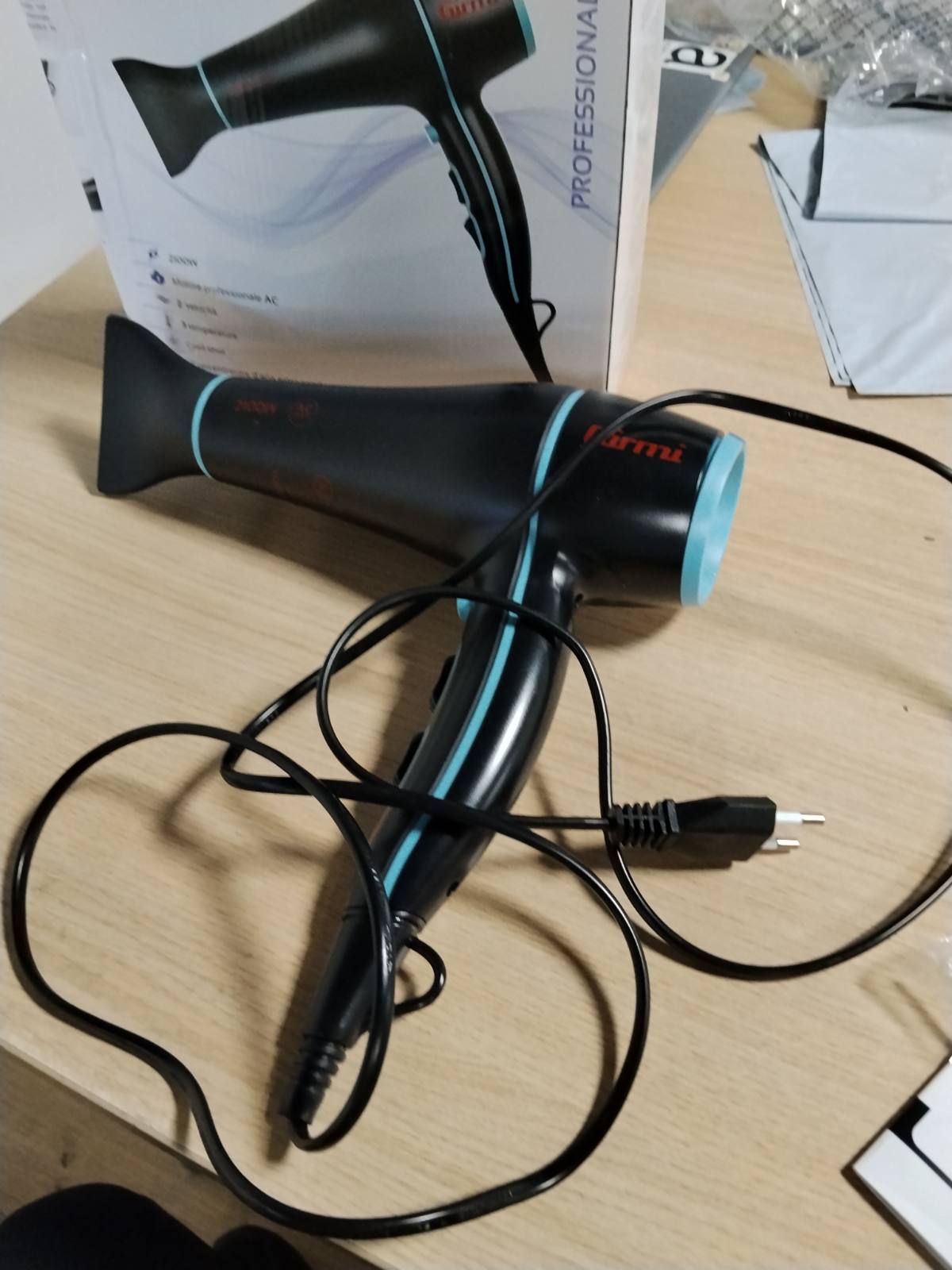 293206 - Tharëse flokësh profesionale GIRMİ PH46, 2100 W, e zezë/blu - 680 g