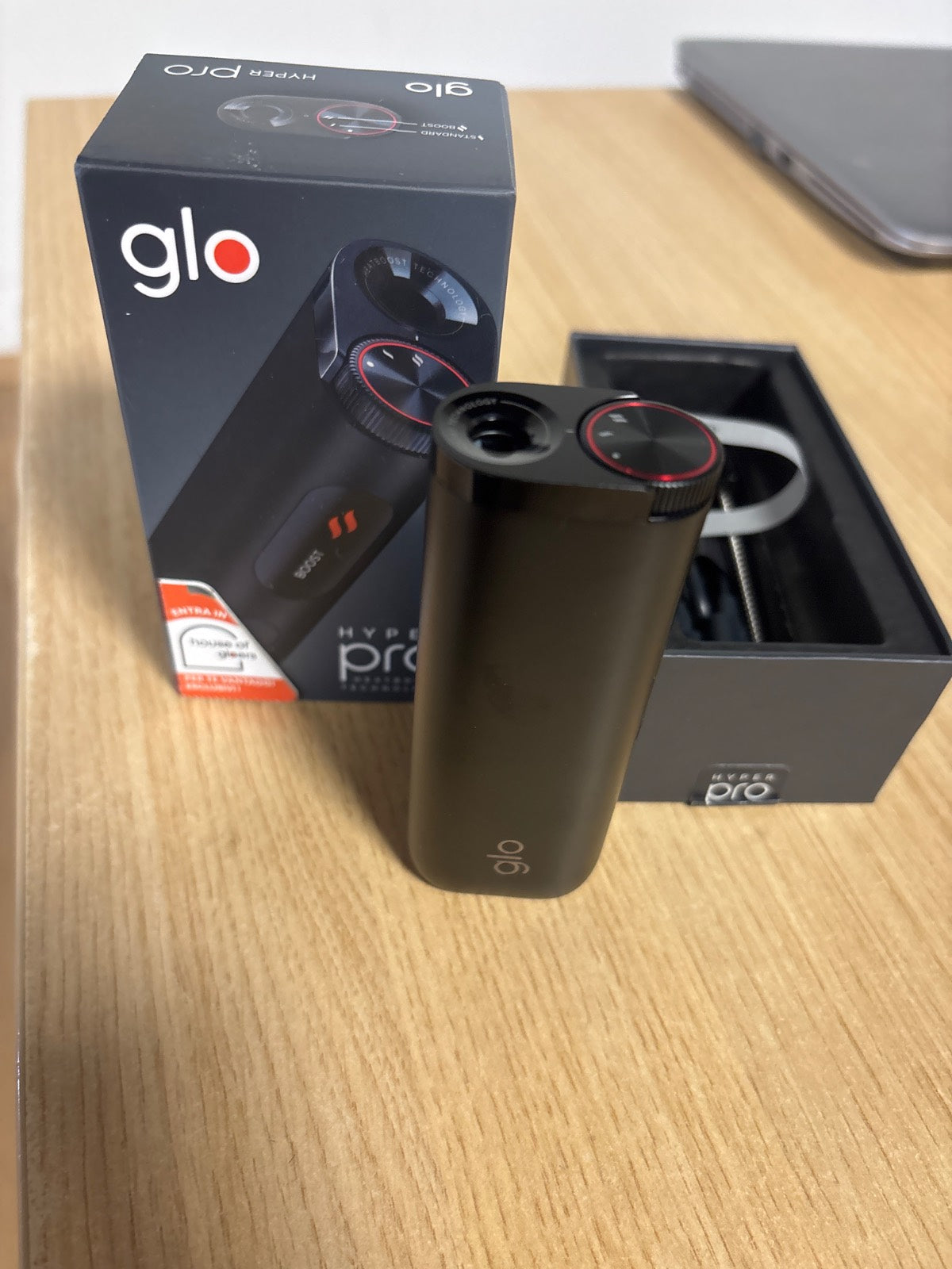 271875 - glo HYPER PRO, Alternativa ndaj cigareve, Ngjyrë e zezë, 2025