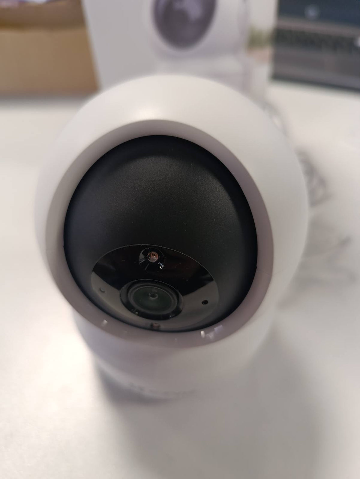 314015 - EZVIZ Kamera C6N 1080p Wi-Fi e Brendshme - Panoramë/Anim/Zmadhim, e pajtueshme me Alexa, Rrotullim 360°, Shikim Natën, Gjurmim Lëvizjesh dhe Audio Dy-Kahëshe