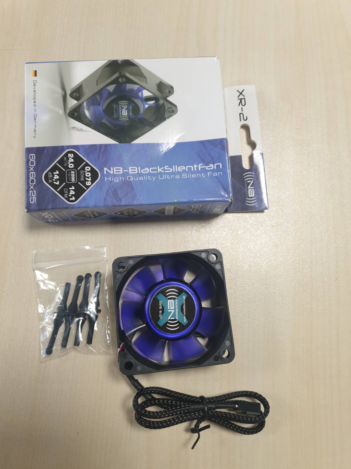 267270 - NOISEBLOCKER Ventilator për PC BlackSilent XR-2, i Zi, Blu (transparent), 60 x 60 x 25 mm