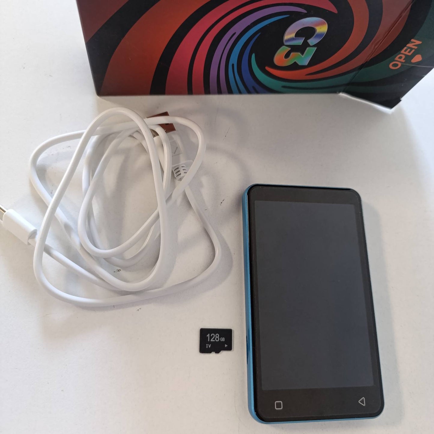276210 - INNIOASIS MP3 Player 160GB me Bluetooth dhe WiFi, Ekran Prekje 4" për Fëmijë, Spotify Kids, Blu-Bardhë