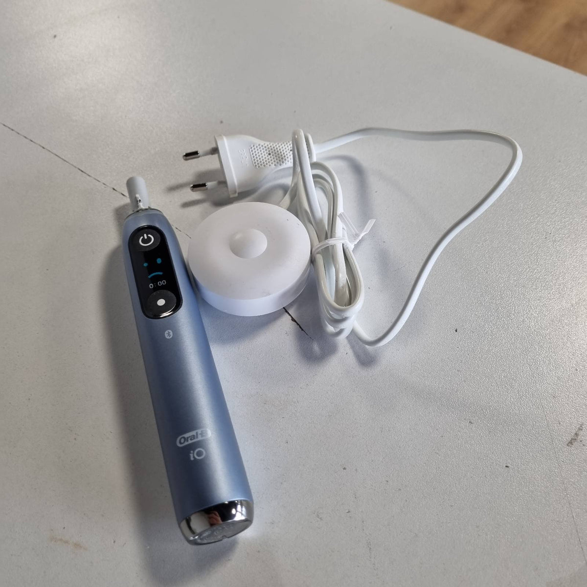 301547 - ORAL-B Furçë dhëmbësh elektrike iO Series 9 Special Edition, e lidhur me Bluetooth, 7 mënyra furçe, 1 çantë udhëtimi, blu