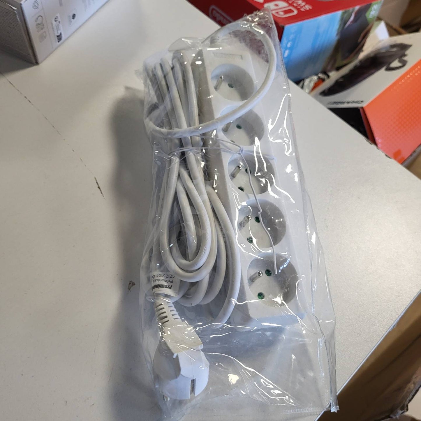 320411 - PremiumCord Shpërndarës elektrik 230V 5 priza kabllo zgjatuese 230V priza franceze të rrotulluara 45° shumëprizë sigurie për fëmijë pa çelës 5m