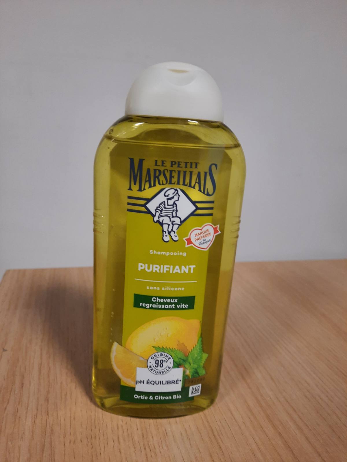 298890 - Le Petit Marseillais Shampo Pastruese me Hithër Organike dhe Limon 300ml, pa silikon, 98% origjinë natyrale