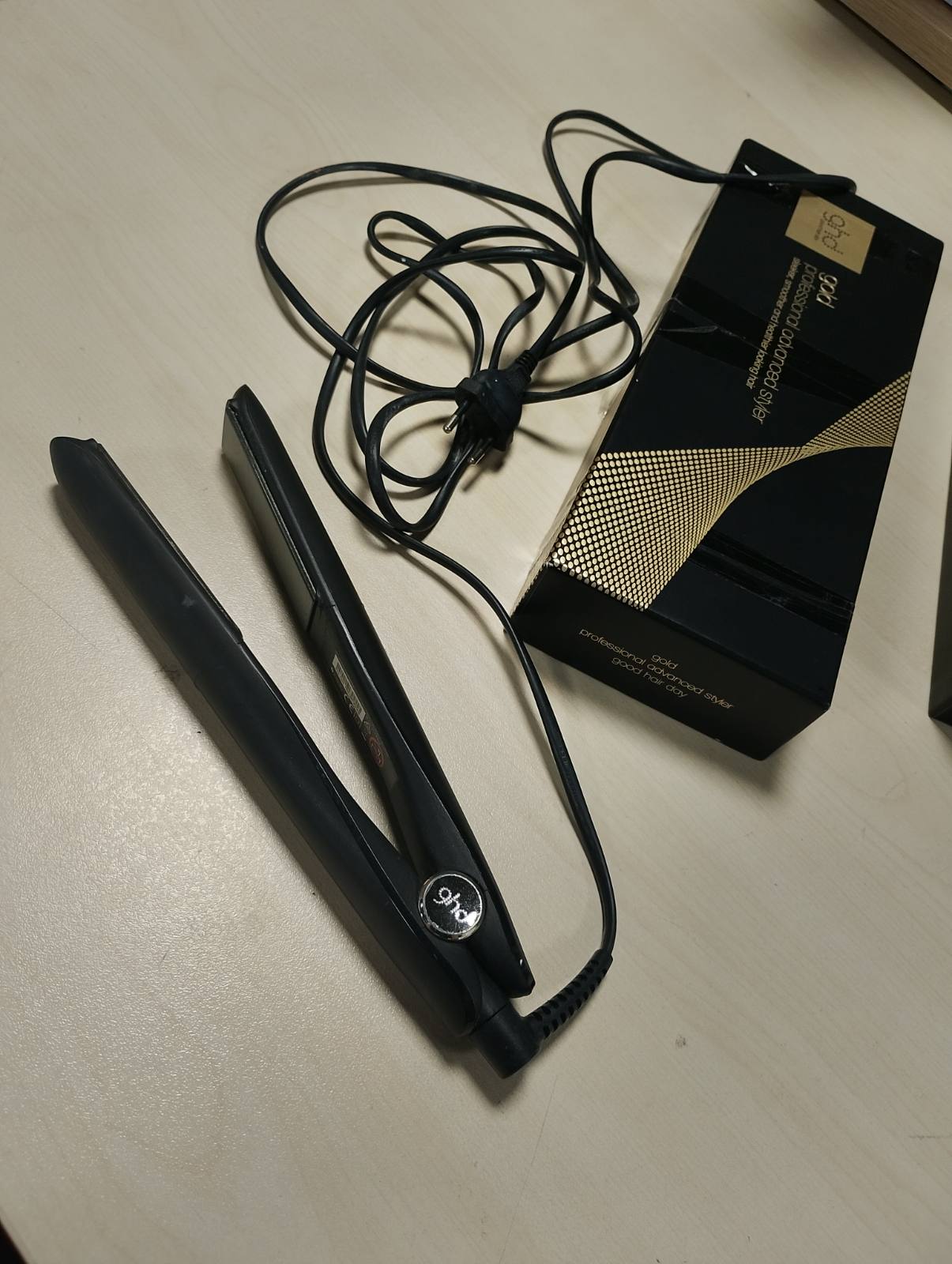 292109 - GHD Pjastër flokësh Gold - Pjastër profesionale (e zezë), 65% më të shndritshëm
