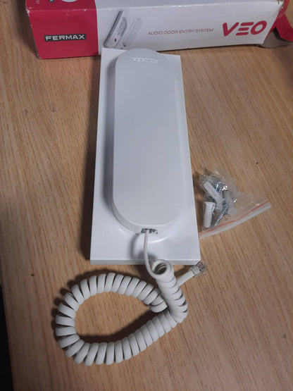 255664 - FERMAX 3431 56304 – Interfon universal VEO 4+N, neutral për sisteme hyrjeje me audio.