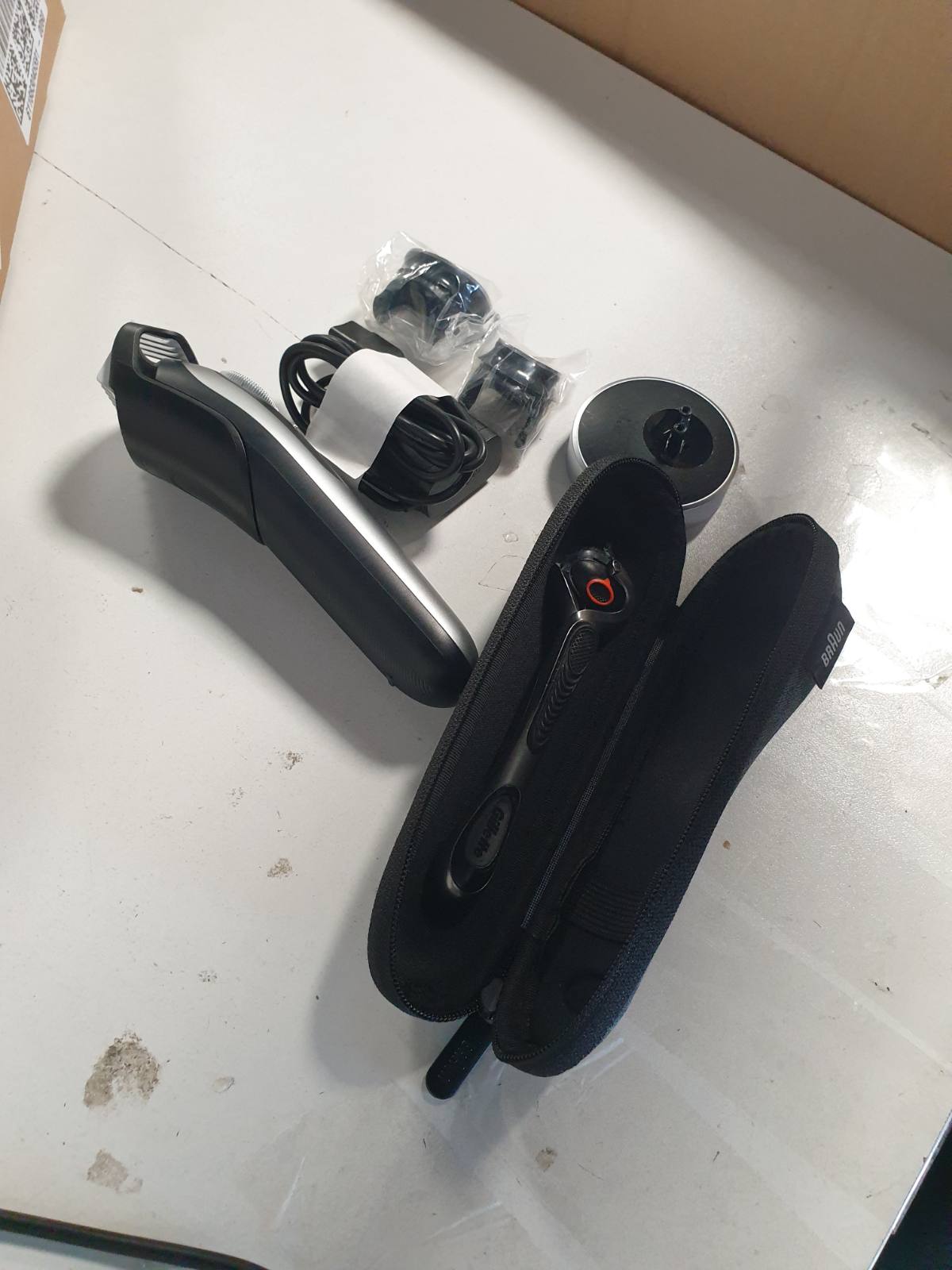 292190 - Braun Series 9 Makinë rroje elektrike, teh mjekre Problade, 40 cilësime gjatësie, bazë karikimi, BT9440 gri