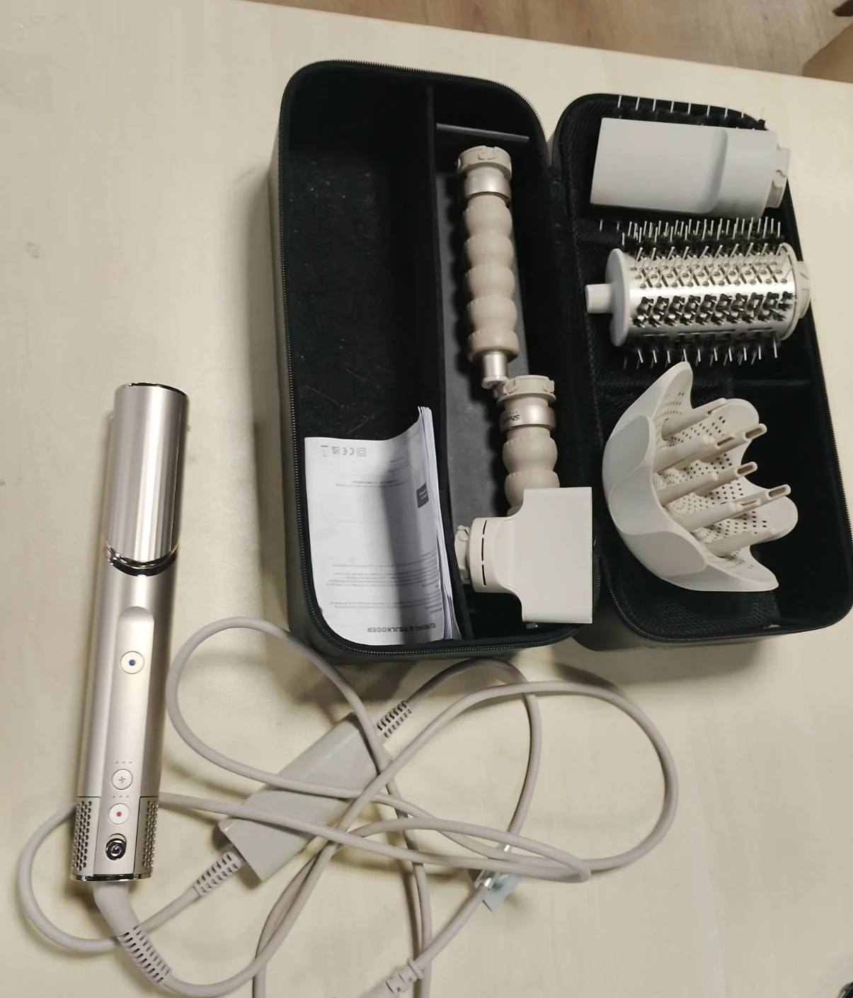 292059 - SHARK FlexStyle, Stilizues me ajër dhe tharëse flokësh 5-në-1, Kaçurrela me mbështjellje automatike, Furçë e sheshtë, Furçë ovale, Koncentratues, Difuzues, Pa dëmtim nga nxehtësia, Shampanjë HD446SLEU