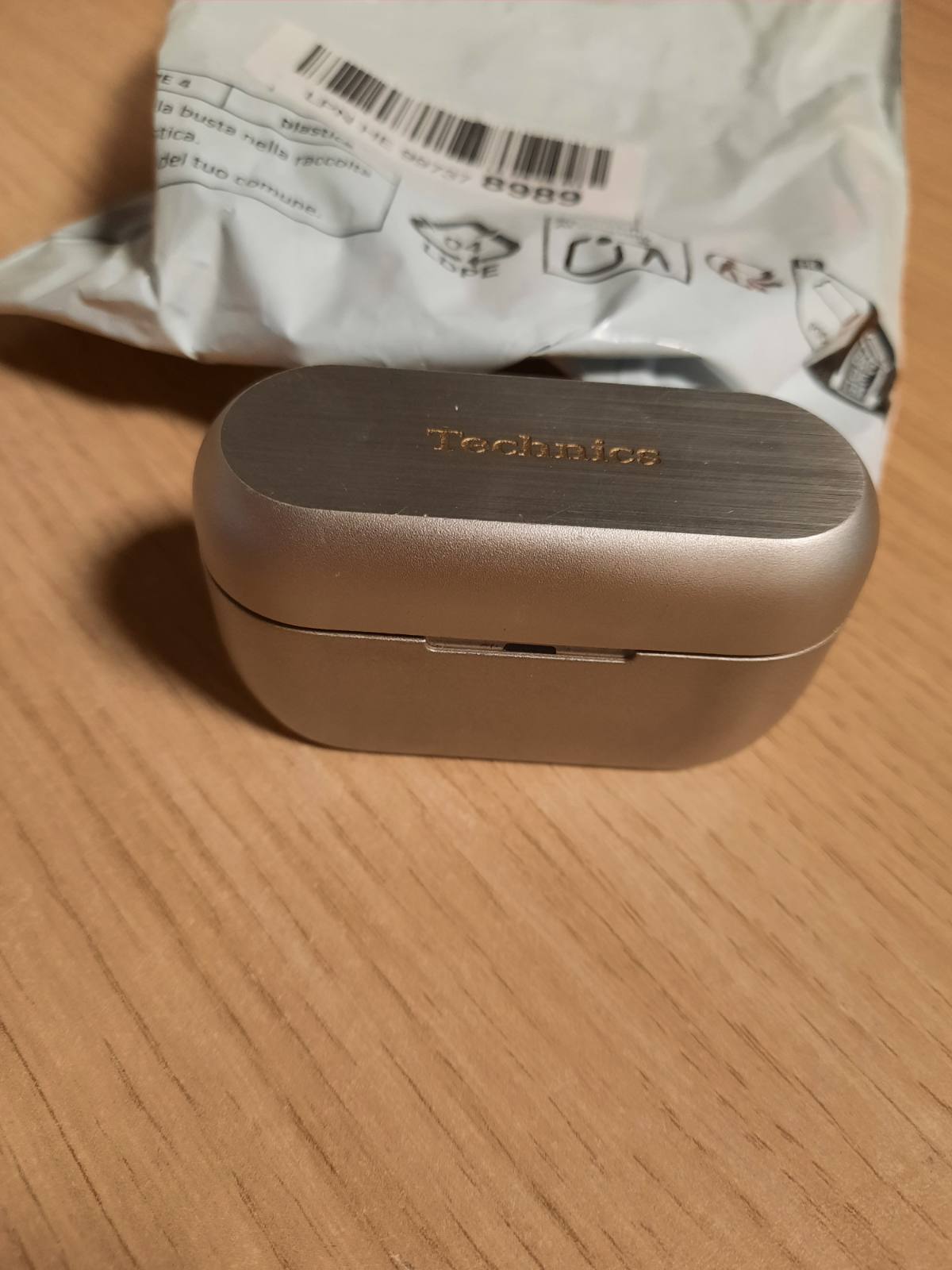 260149 - Kufje pa tela Technics Hi-Fi të klasës së referencës, me Dolby Atmos dhe ndjekje të lëvizjes së kokës, anulim adaptiv të zhurmës, lidhje me 3 pajisje njëkohësisht, bateri deri në 10 orë dhe karikim.
