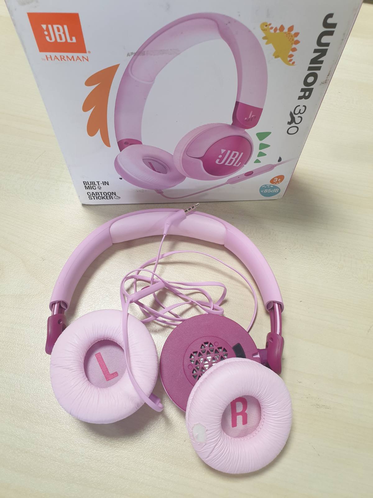 268494 - JBL Junior 320, Kufje për fëmijë me mikrofon të integruar dhe me kabllo, JBL Safe Sound, volum i ulët, mbulesë e butë, afishe 12 mm, dizajn portativ, vjollcë