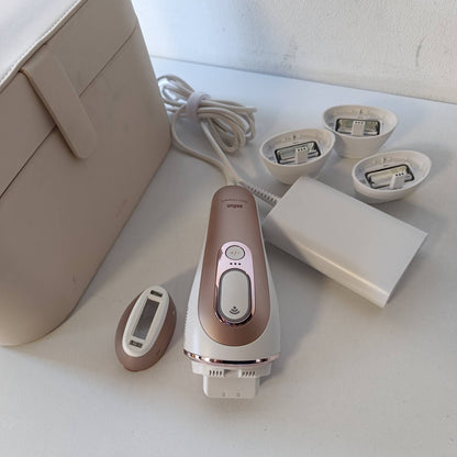 300206 - BRAUN Smart IPL 7 Skin i·expert – Pajisje IPL për heqjen e qimeve, heqje të përhershme dhe pa dhimbje të qimeve në shtëpi – përfshirë aplikacion falas, kuti, makinë rroje Venus, 4 aksesorë inteligjentë – PL7387, e bardhë/e artë rozë