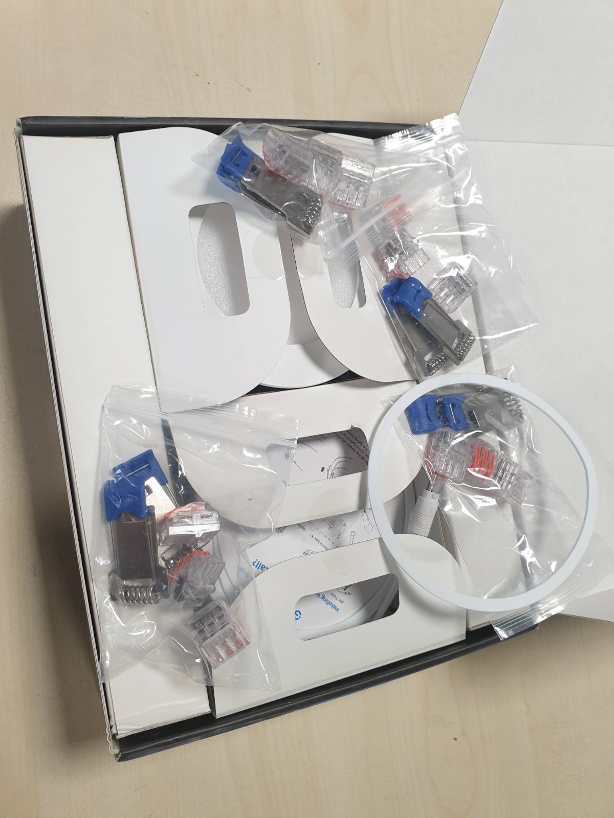 183116 - GOVEE Drita LED e Fshehur Smart 11W, RGBWW 120mm, të Errësueshme, Spot Ultra të Sheshtë në Tavan, të Pajtueshme me WiFi dhe Alexa 850LM, për Banjo, Kuzhinë, Dhomë Ndenjeje, Pako me 4 Copë
