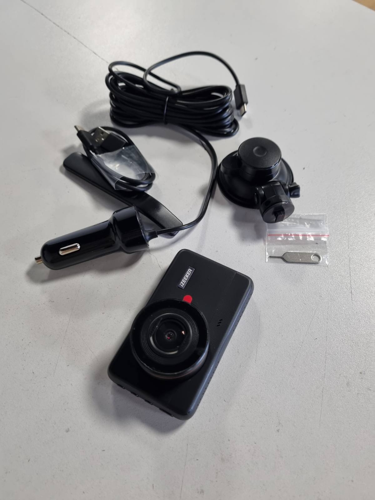 308821 - IZEEKER Kamera e përparme e makinës 4K, WiFi 2160P me kartë 32GB