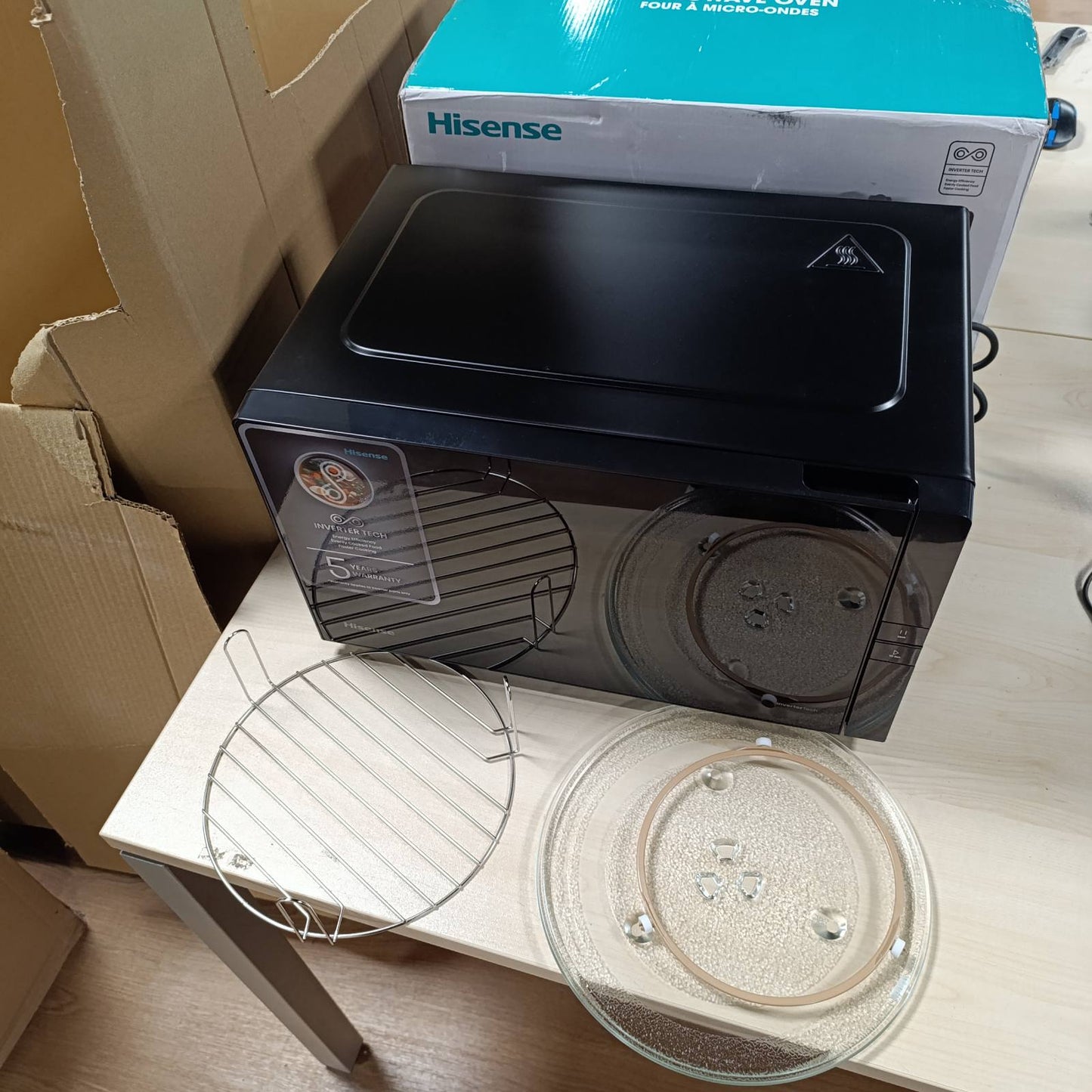 288142 - HISENSE Mikrovalë H25MOBS4HGI, 25 L, 900W, Teknologji Inverteri, 10 Nivele Fuqie, Xham i Temperuar Premium, E Zezë