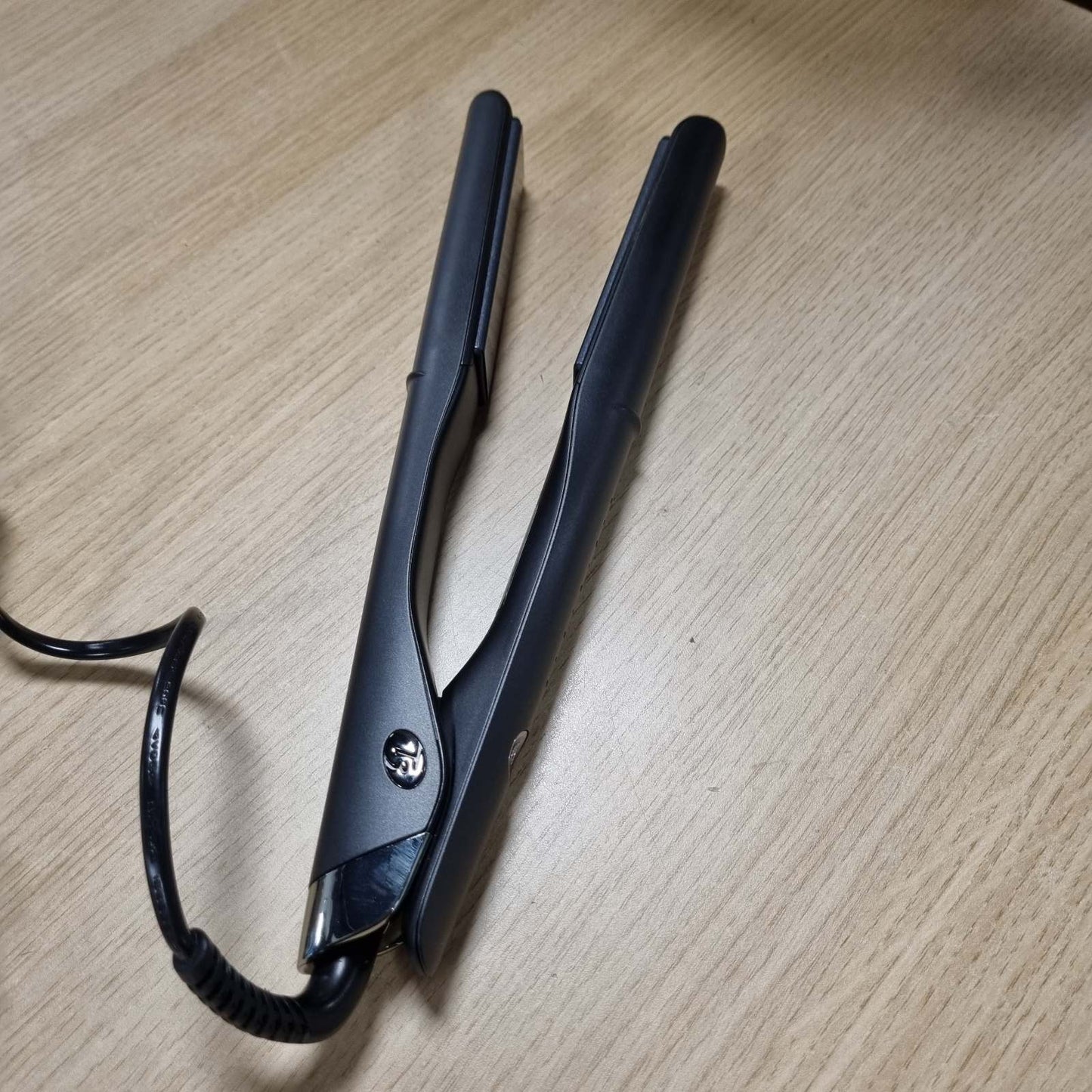 315093 - Hekur profesional për drejtim dhe stilim, 25 mm, Pjastër dixhitale qeramike, 9 cilësime të rregullueshme të temperaturës