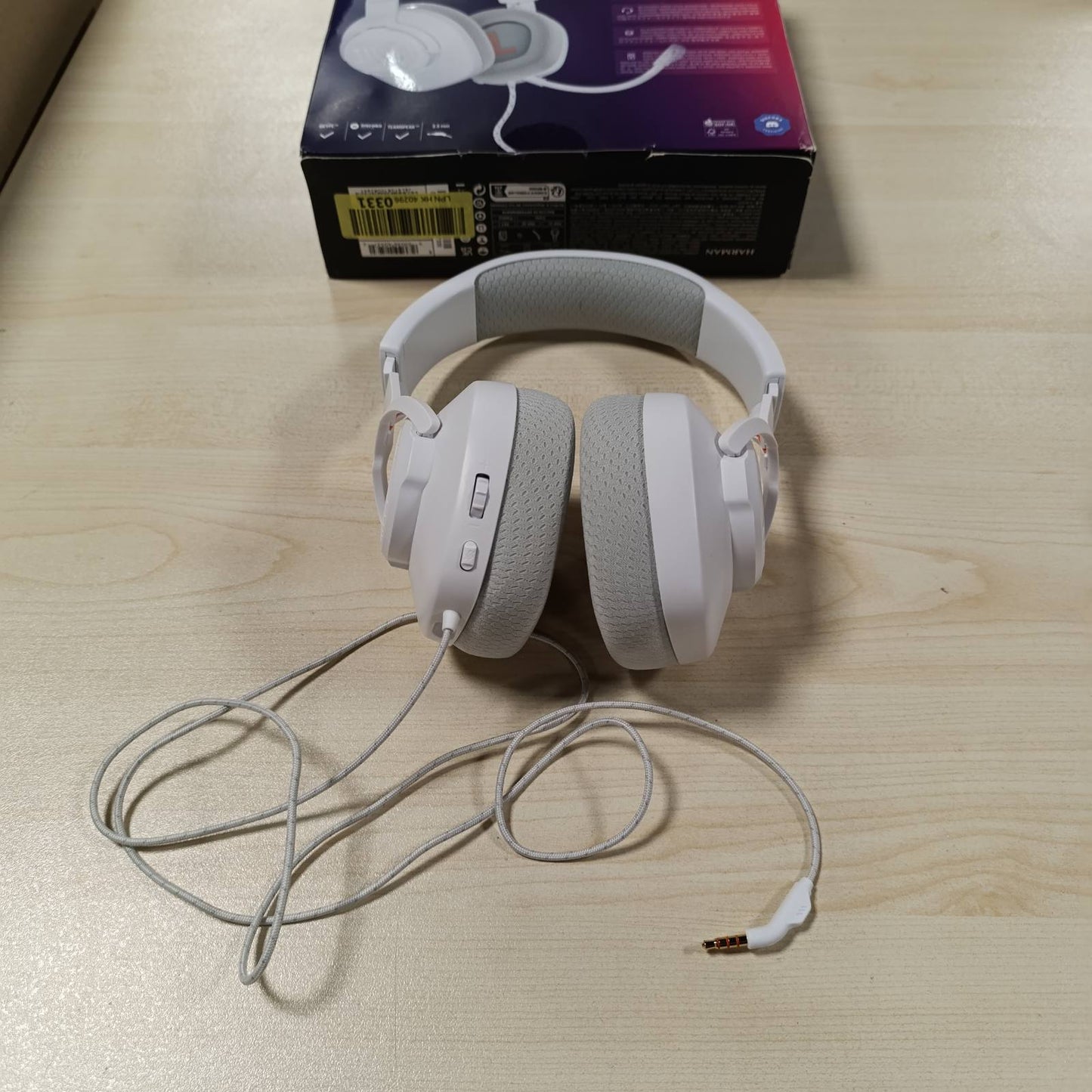 268382 - JBL KUFJE PËR LOJËRA ME TEL QUANTUM 100M2, JBL QUANTUMSOUND SIGNATURE, PRIZË 3.5 MM, KOMPATIBILITET ME SHUMË PLATFORMA, MIKROFON TË SHKËPUTSHËM ME OPSION HESHTJE, TË BARDHA