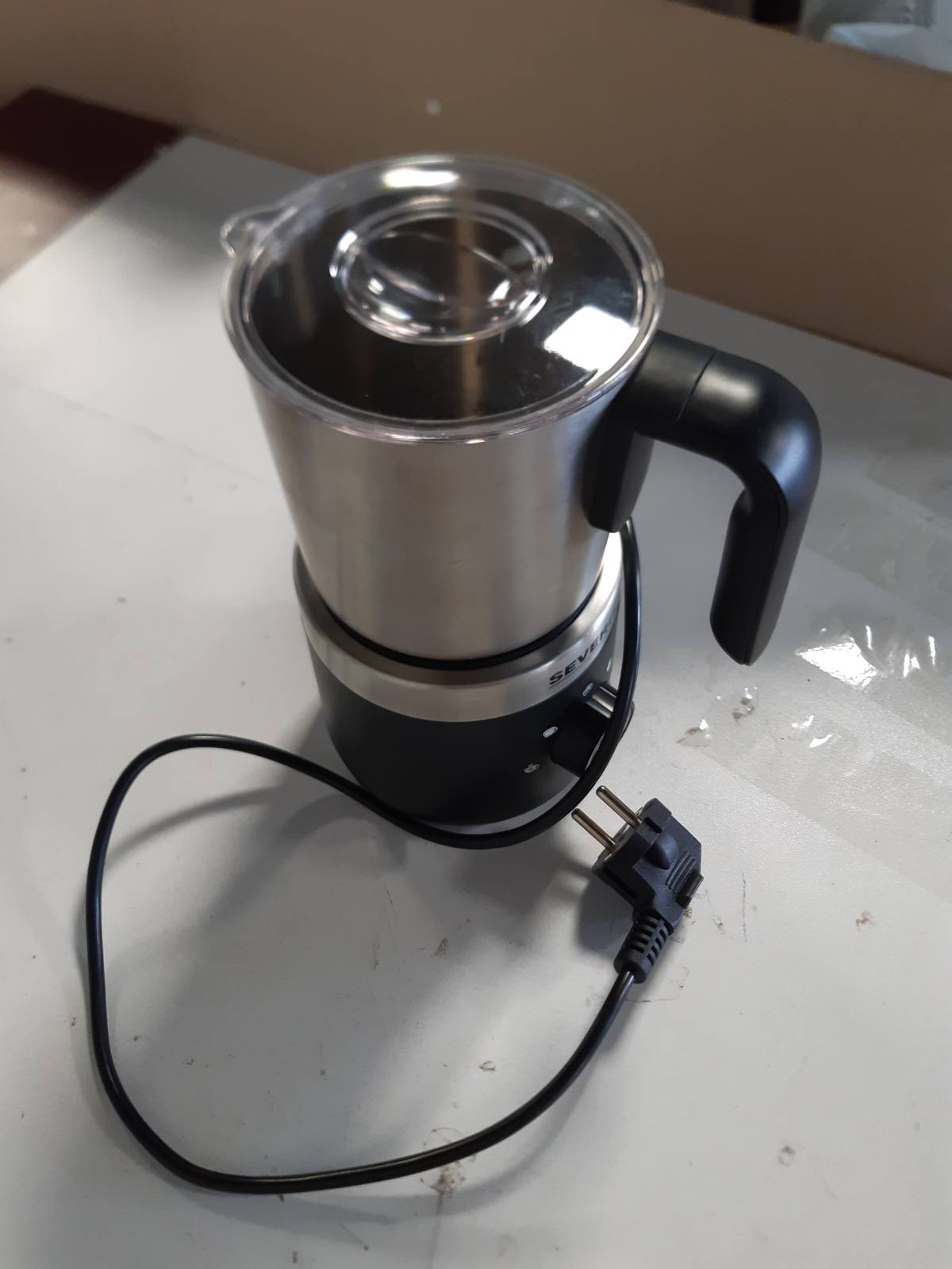 162136 - SEVERIN SM 3588 Shkumëzues Qumështi Prej Çeliku Inoks 500W me Funksion Kapuçino dhe Çokollate të Nxehtë, për Shkumë të Ftohtë dhe të Nxehtë