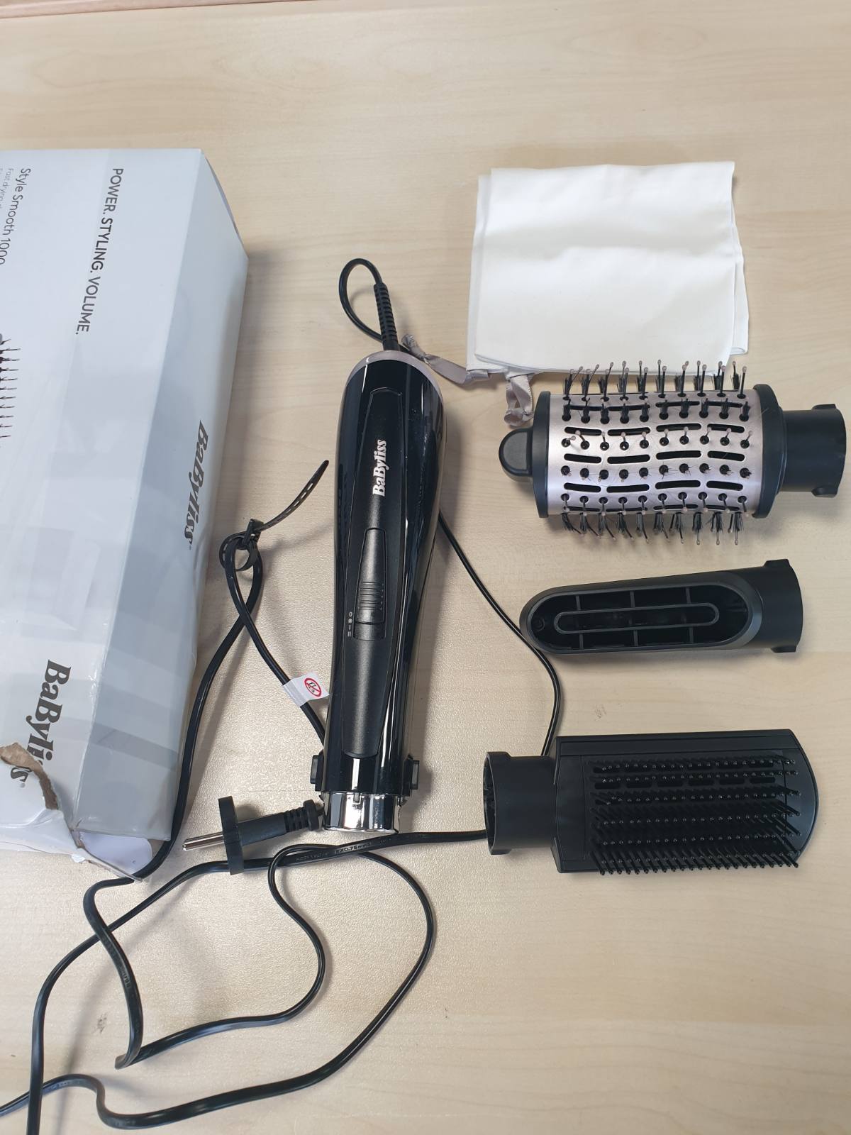 297948 - BABYLISS AS128E Furçë tharëse flokësh shumëfunksionale Style Smooth 1000, 1000W, funksion jonik, për tharje dhe stilim