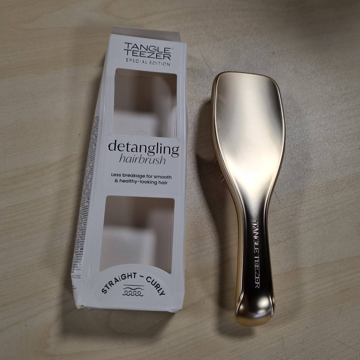 300893 - TANGLE TEEZER Furçë flokësh Ultimate Detangler, Përshtatshme për të gjitha llojet e flokëve, Qime me lartësi të dyfishtë, Ngjyrë shampanje ari krom