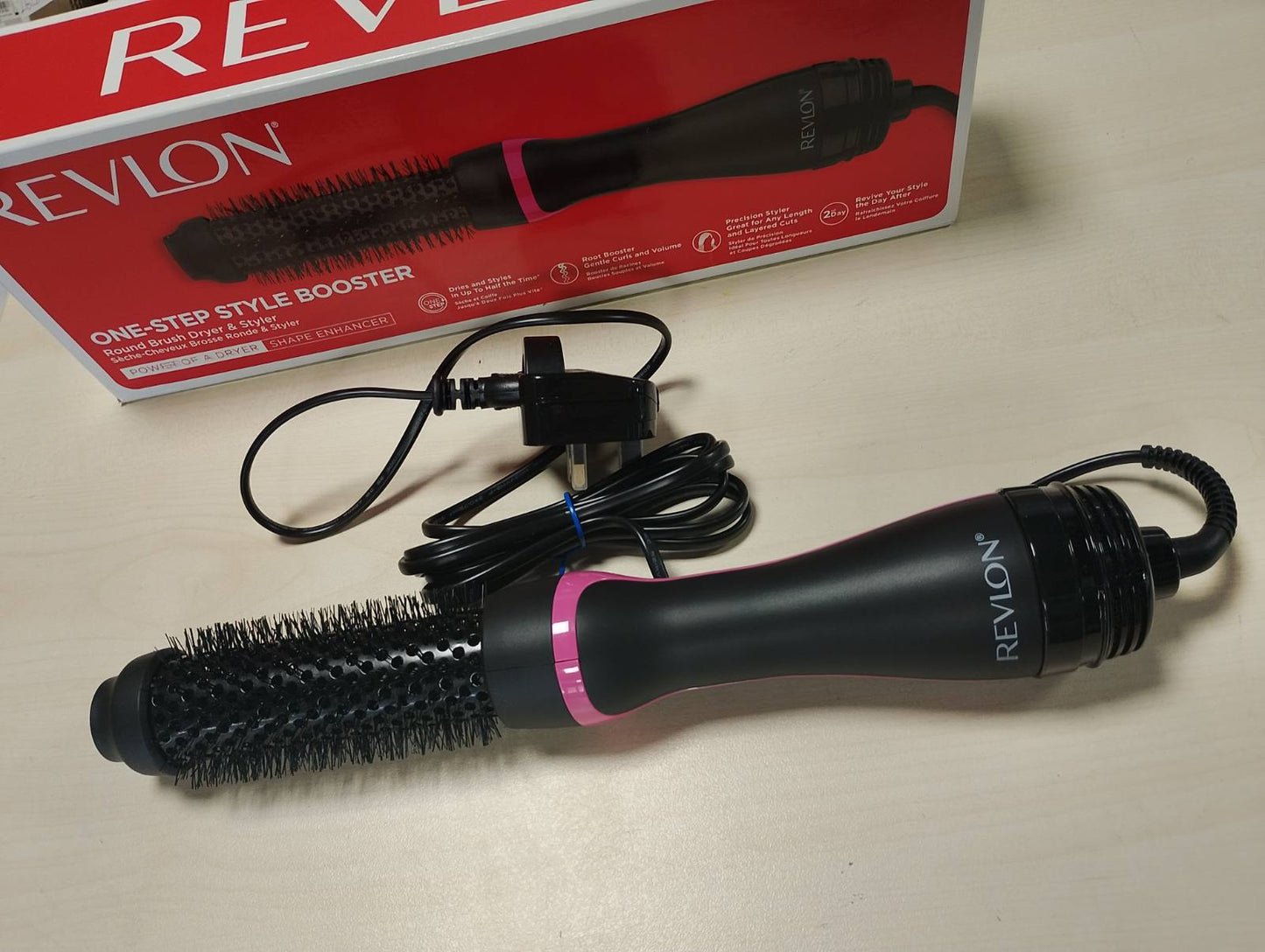292648 - REVOLON One-Step Style Booster, Furçë e Rrumbullakët 38 mm, Teknologji Jonike dhe Qeramike, RVDR5292UKE