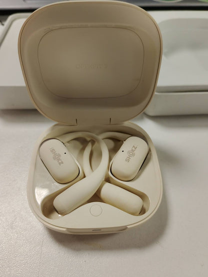 298988 - SHOKZ Kufje OpenFit 2 me Vesh të Hapur, Kufje Bluetooth pa tel me Mikrofon, 48 Orë Kohë Loje, Karikim i Shpejtë, IP55 Rezistente ndaj Ujit, me Çantë Mbajtëse, Bezhë