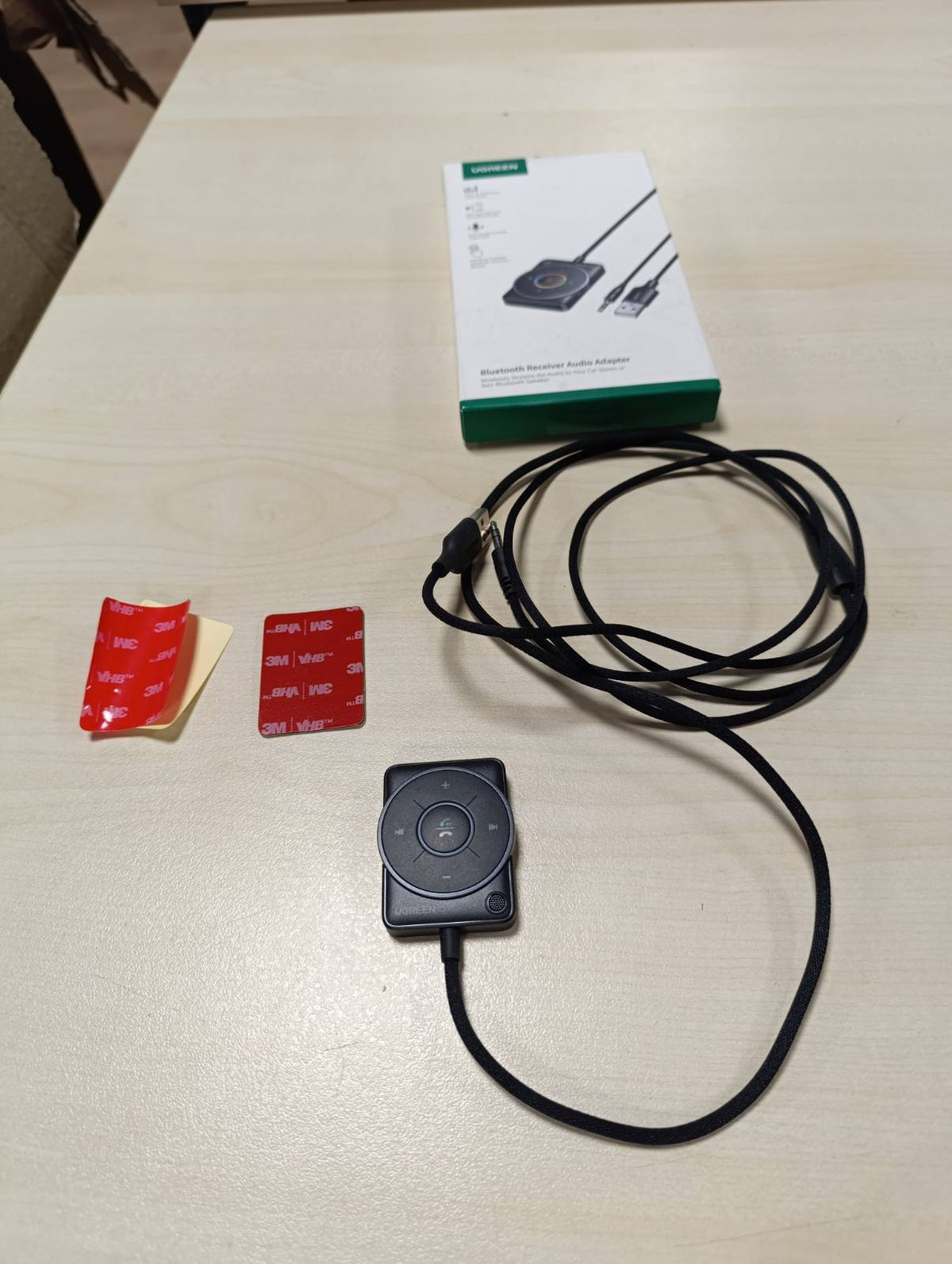 309044 - UGREEN Marrës Bluetooth Aux 5.4, buton shumëfunksional, dritë ambienti RGB