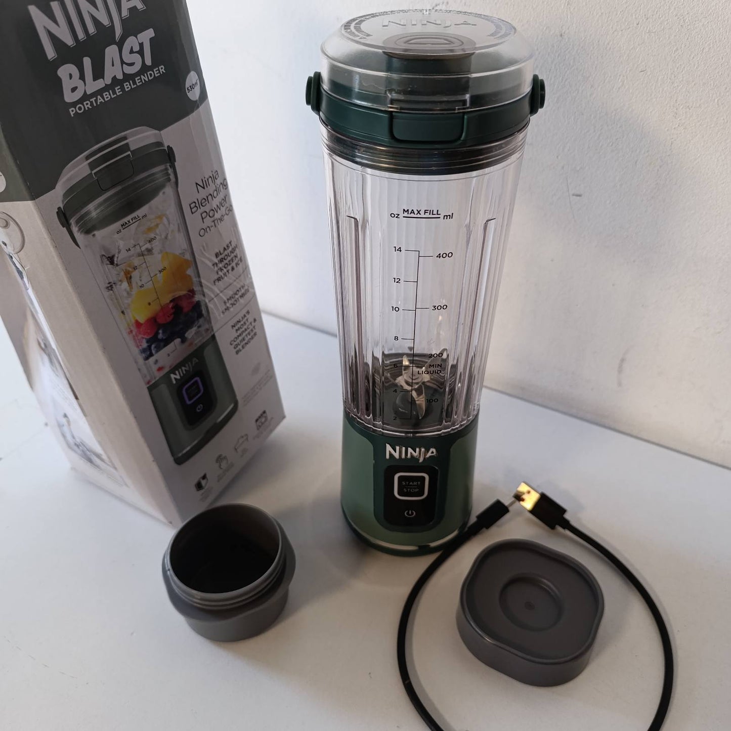 288306 - NINJA BLAST Blender Portativ BC151UKEM, 530 ml, Kapak i papërshkueshëm nga rrjedhjet, Mini Blender i Fuqishëm pa Tel, I Rikarikueshëm, Smoothie Portative, Koktejle Proteinash, Përzien Akull