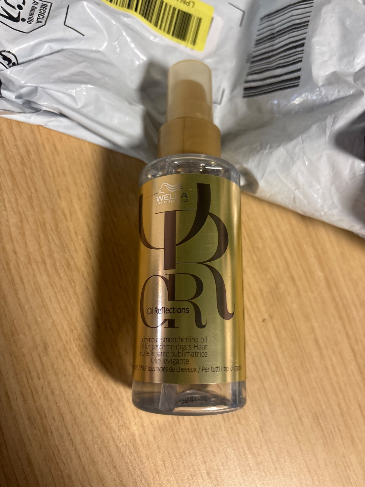 271791 - WELLA PROFESSIONALS Vaj për flokë Oil Reflections Conditioning, me vaj kamomili dhe ekstrakt çaji të bardhë, 100 ml