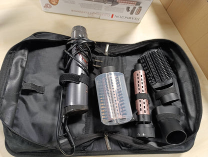 297961 - REMINGTON Furçë me ajër të nxehtë rrotulluese Stilizues jonik 3-në-1, 4 aksesorë (Stilizues vëllimi, hekur kaçurrelash, përqendrues stilimi, furçë me lopatë) AS8606.