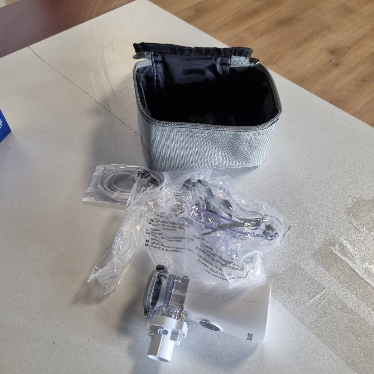 297989 - BEURER Inhalator IH 57, nebulizator me membranë vibruese, portativ me bateri të rikarikueshme, për trajtimin e ftohjeve dhe astmës
