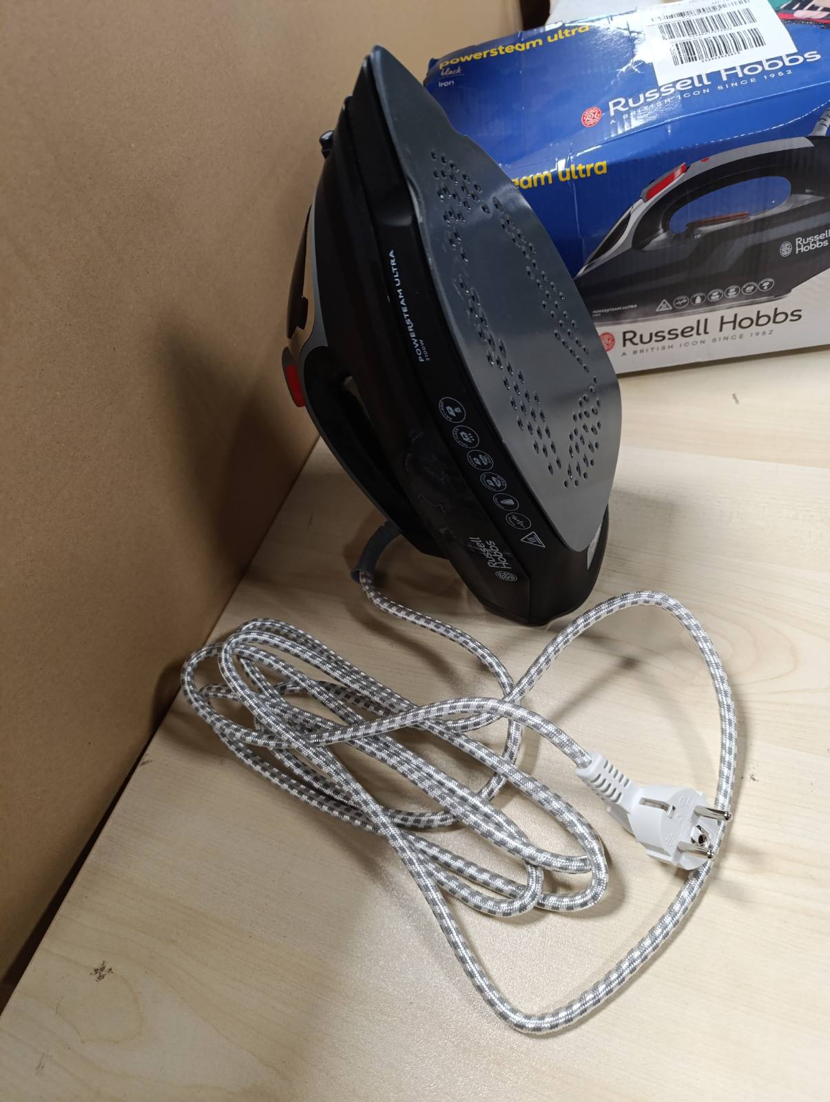 162468 - RUSSELL HOBBS Hekur me Avull [3100W, Fuqi Ekstra e Avullit 210 g/min, Avull 70 g/min, Qeramike] Depozita e Ujit 350 ml, Vetëpastrim, Funksioni i Spërkatjes, Kundër Gurgurit dhe Pikave 20630-56